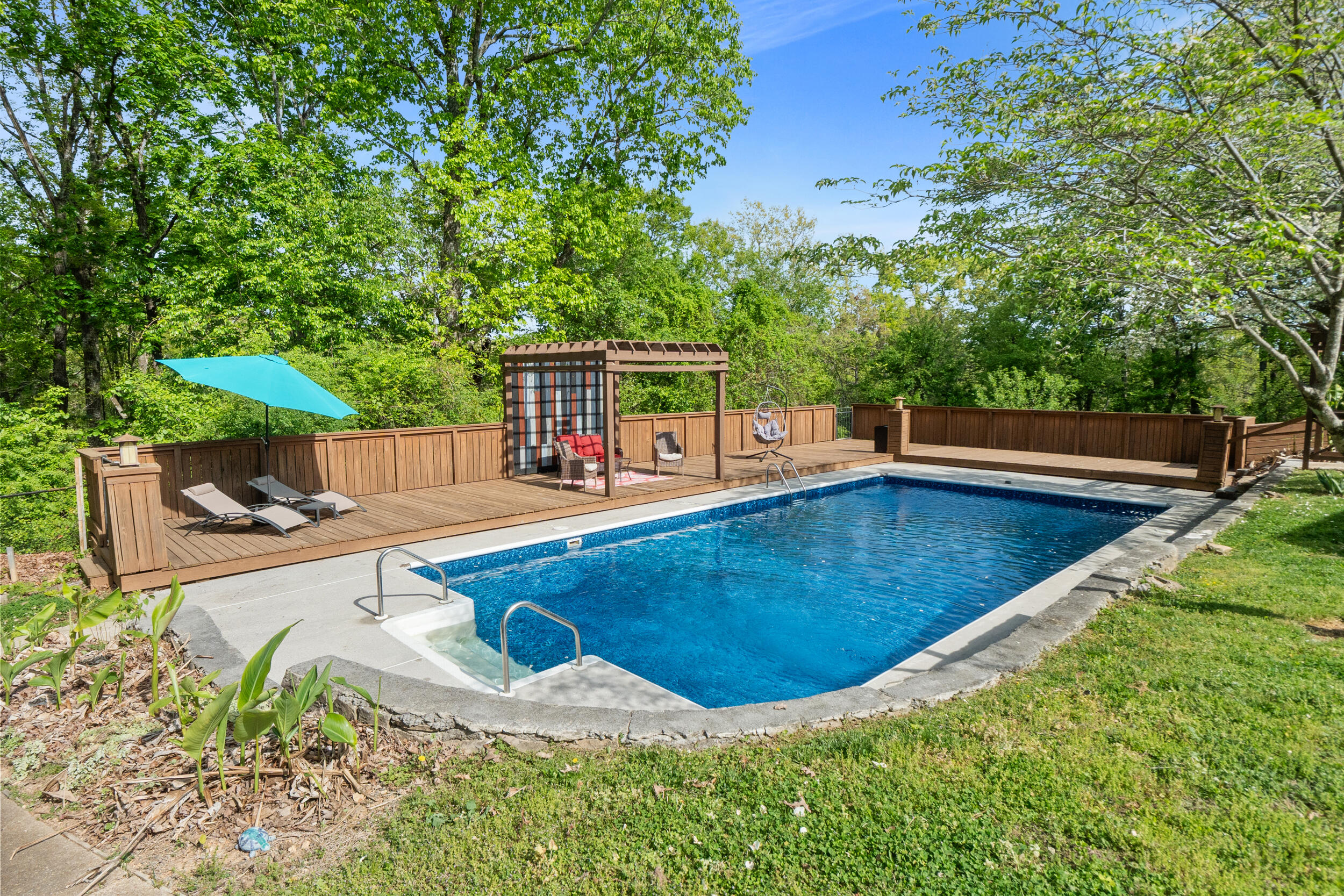 2024 Clematis Drive
