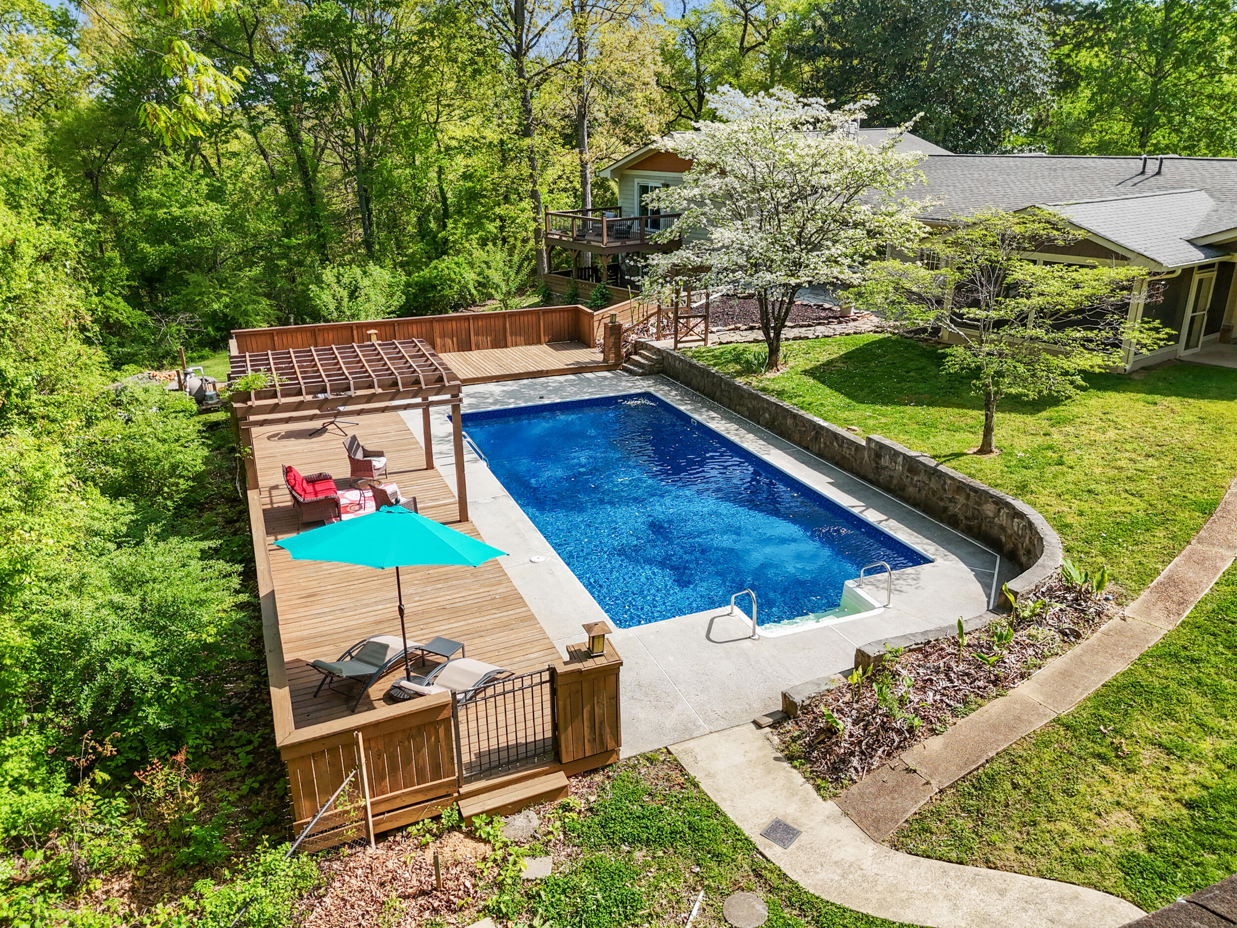 2024 Clematis Drive