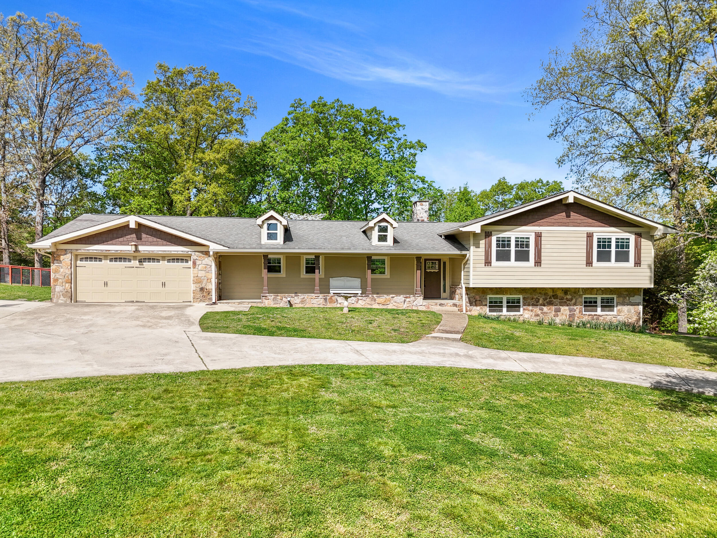 2024 Clematis Drive