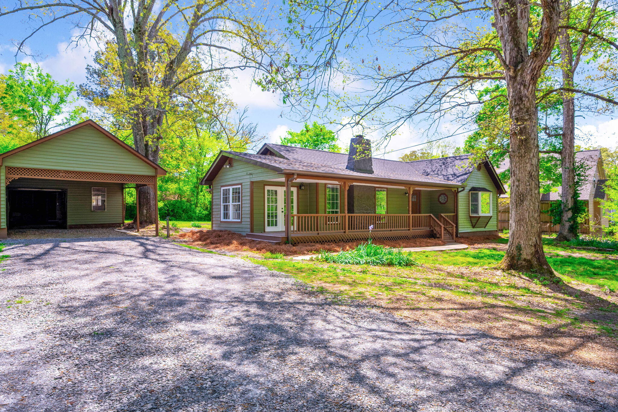 1082 Givens Road