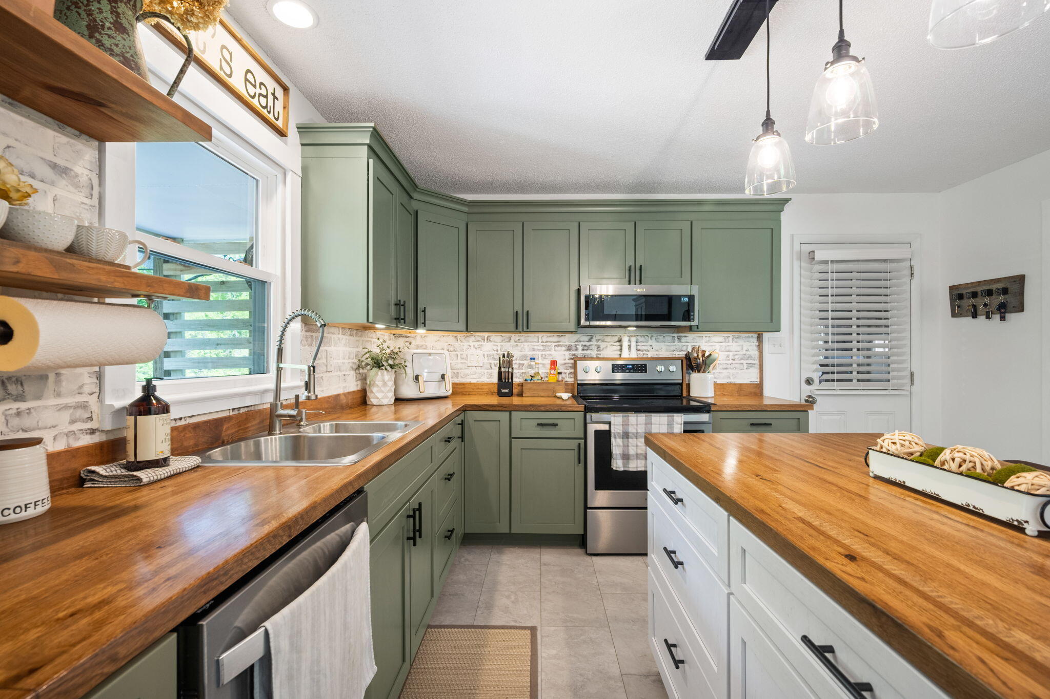 1113 Panorama Drive