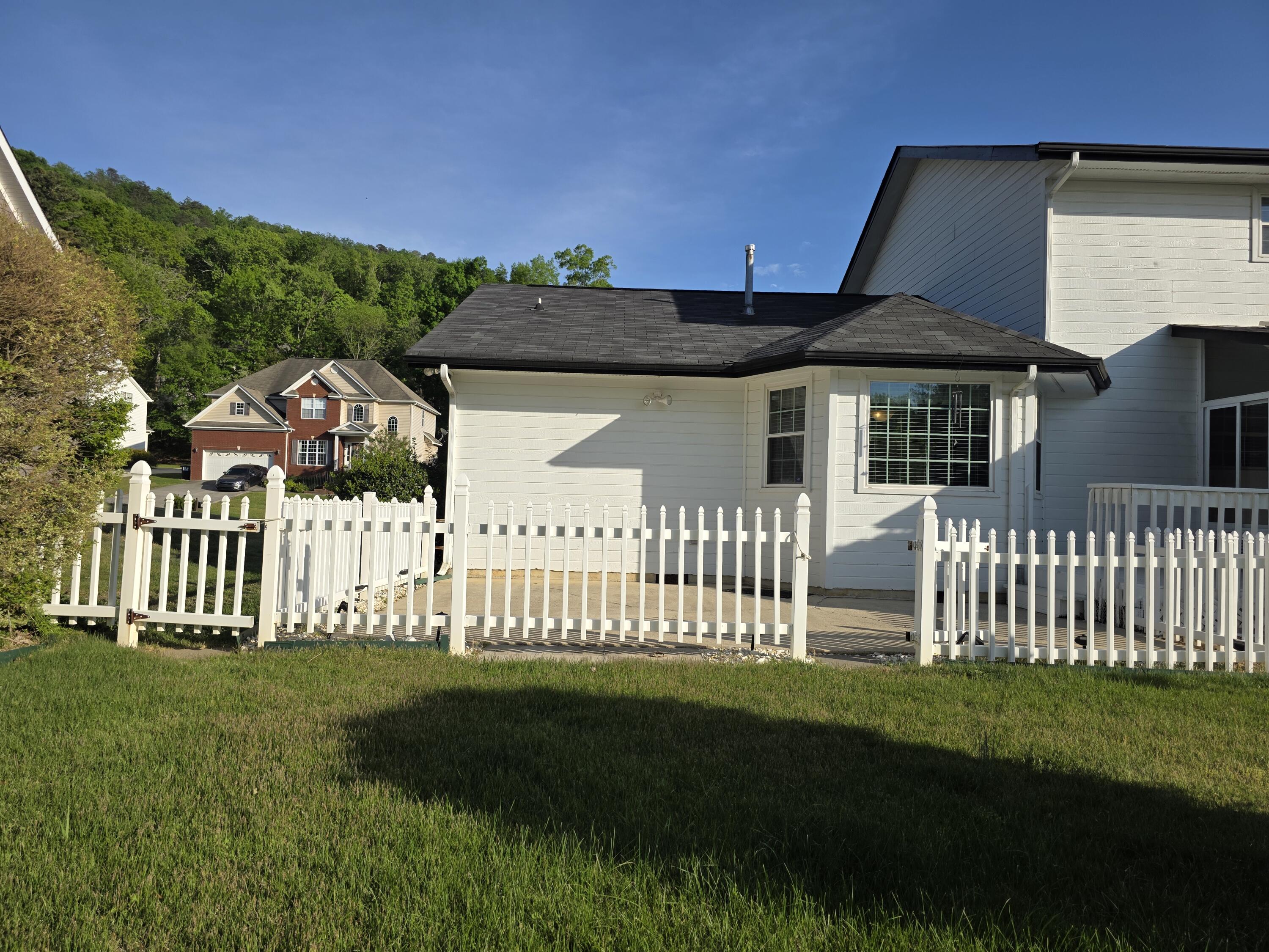 2805 Spicewood Lane