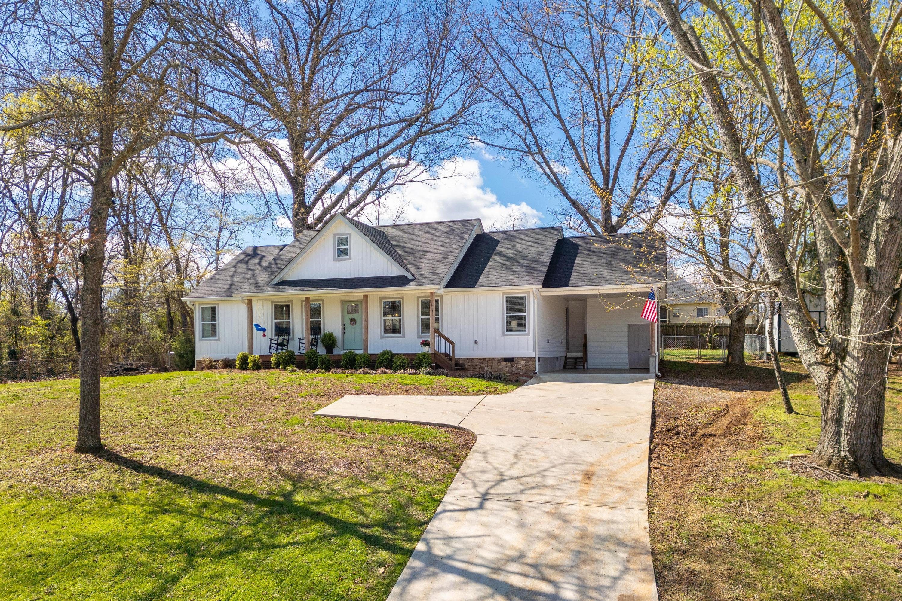 1914 Bay Hill Drive