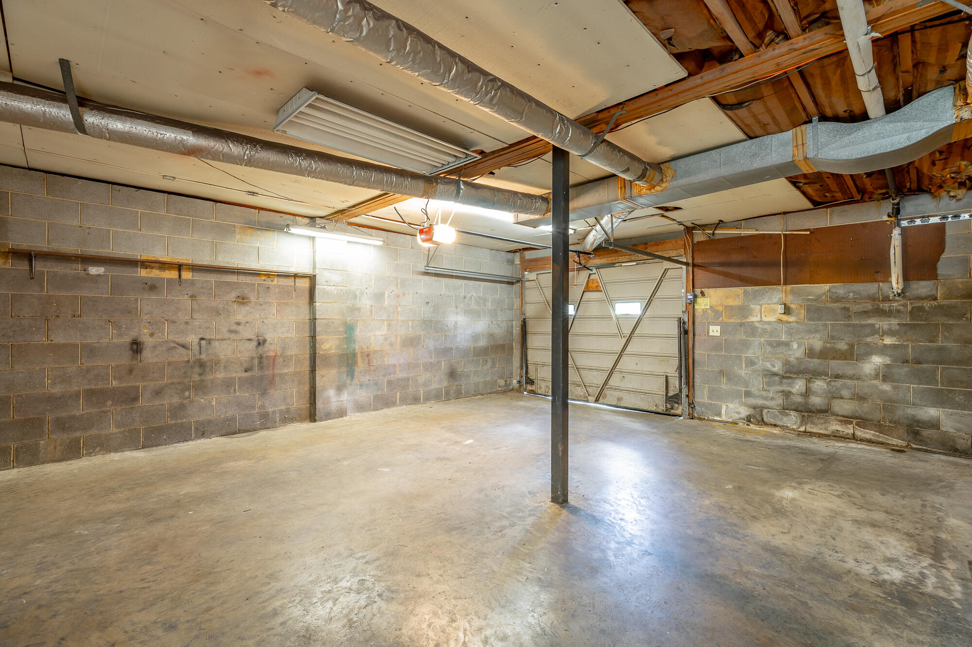 6206 Canoe Lane