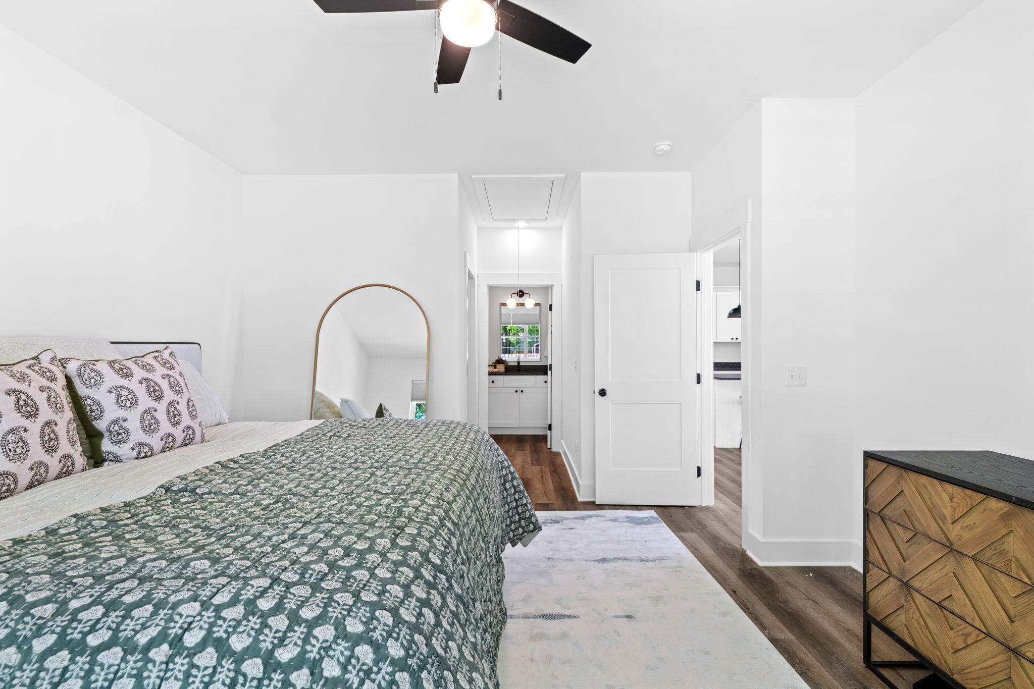 1417 E 50th Street