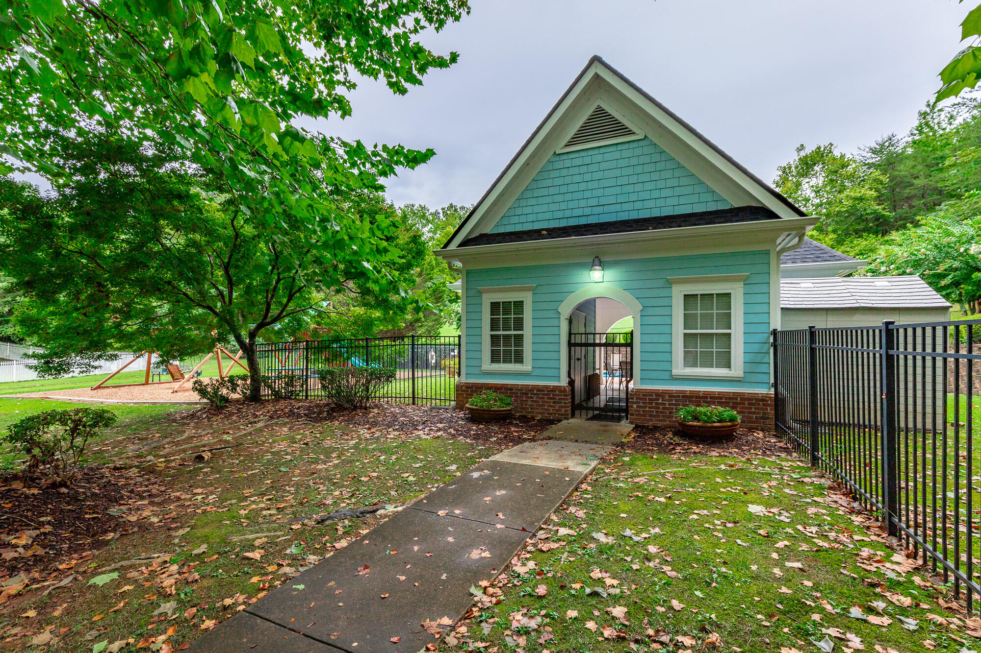 810 Younger Circle