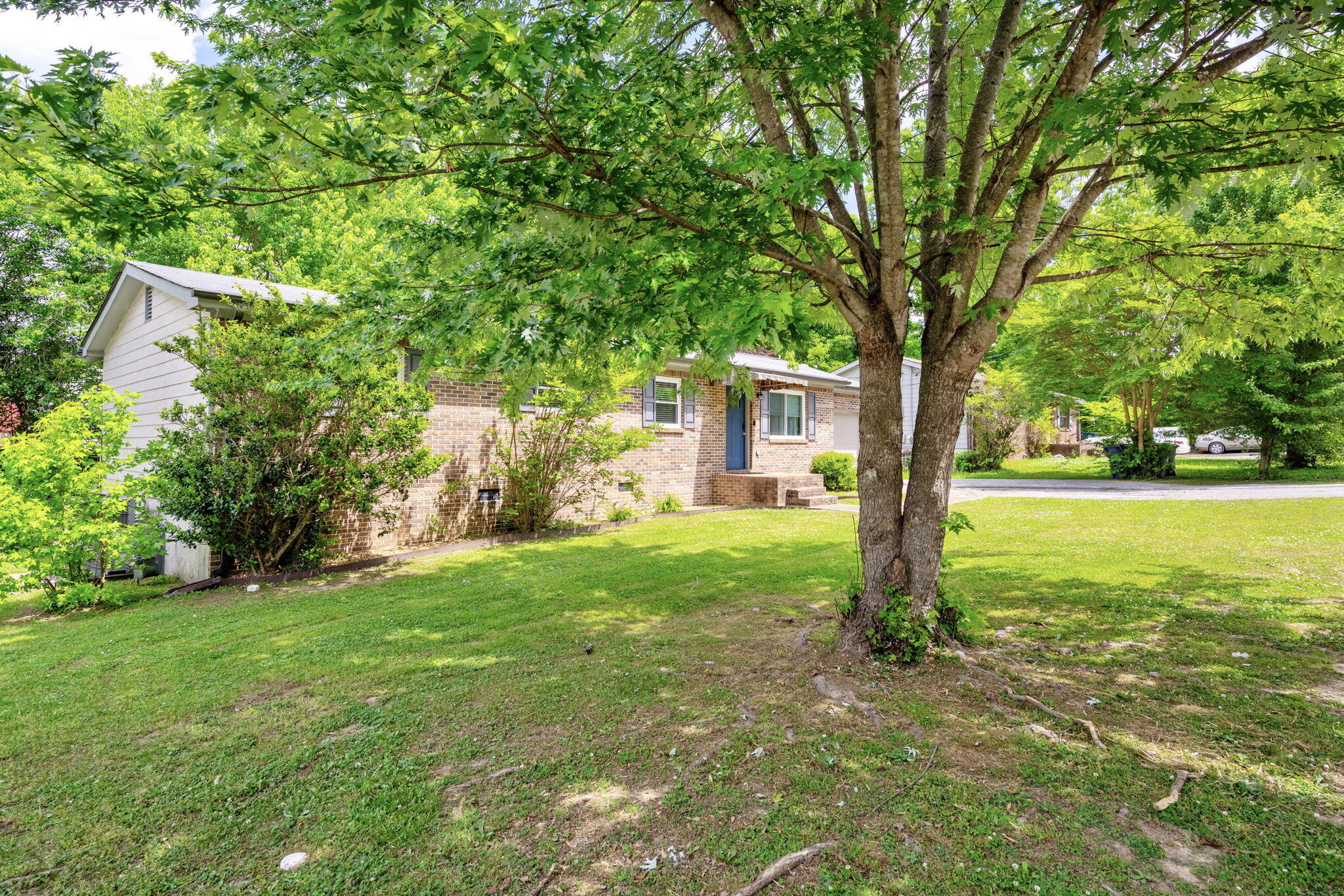 8329 Iris Road