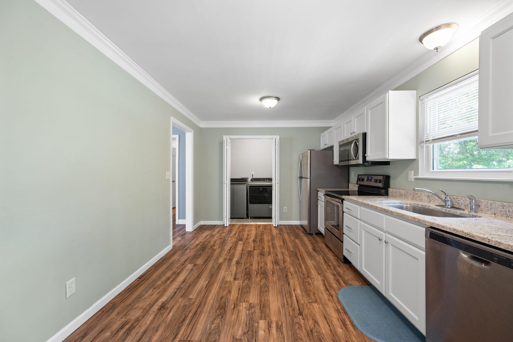8329 Iris Road