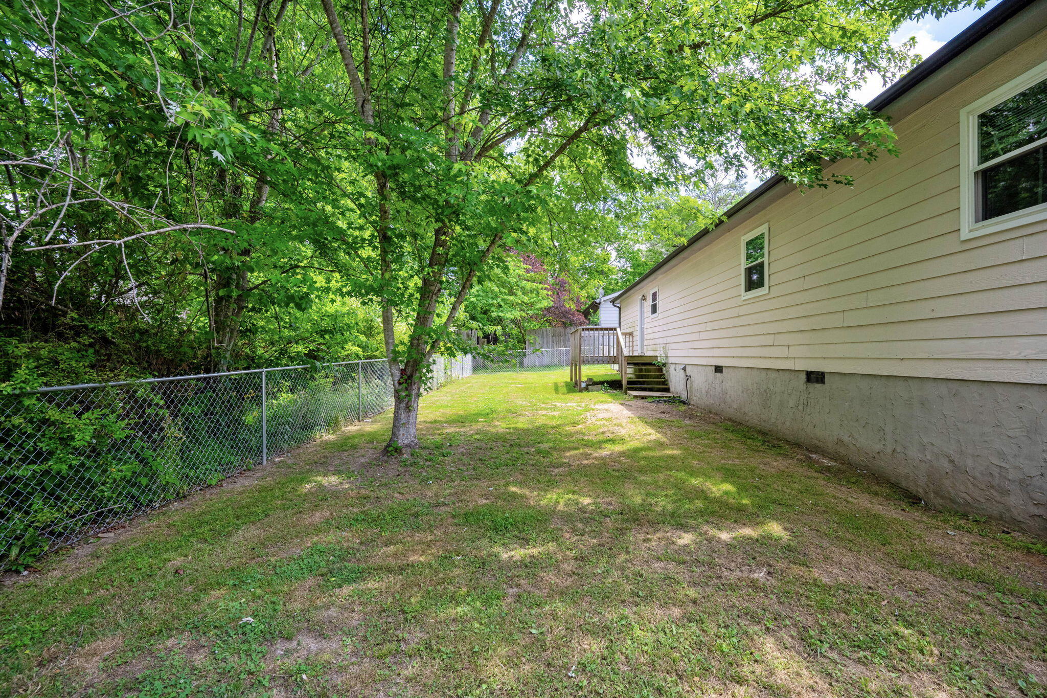 8329 Iris Road