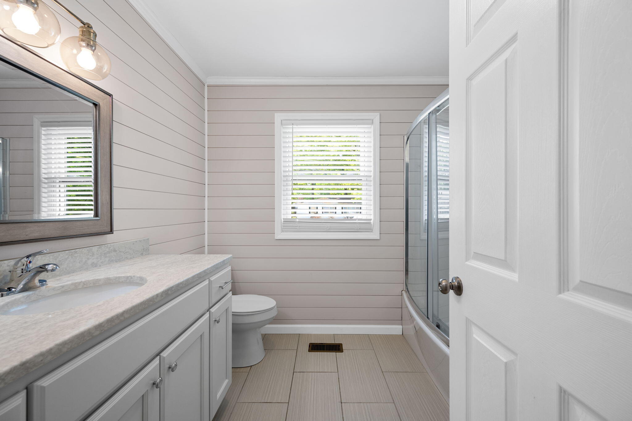 8329 Iris Road