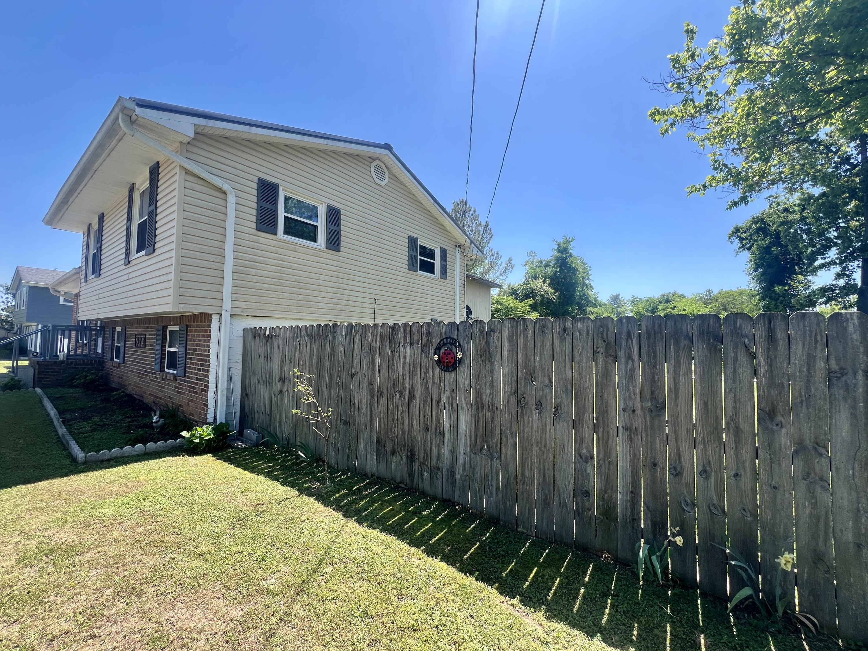 583 Pinewood Circle