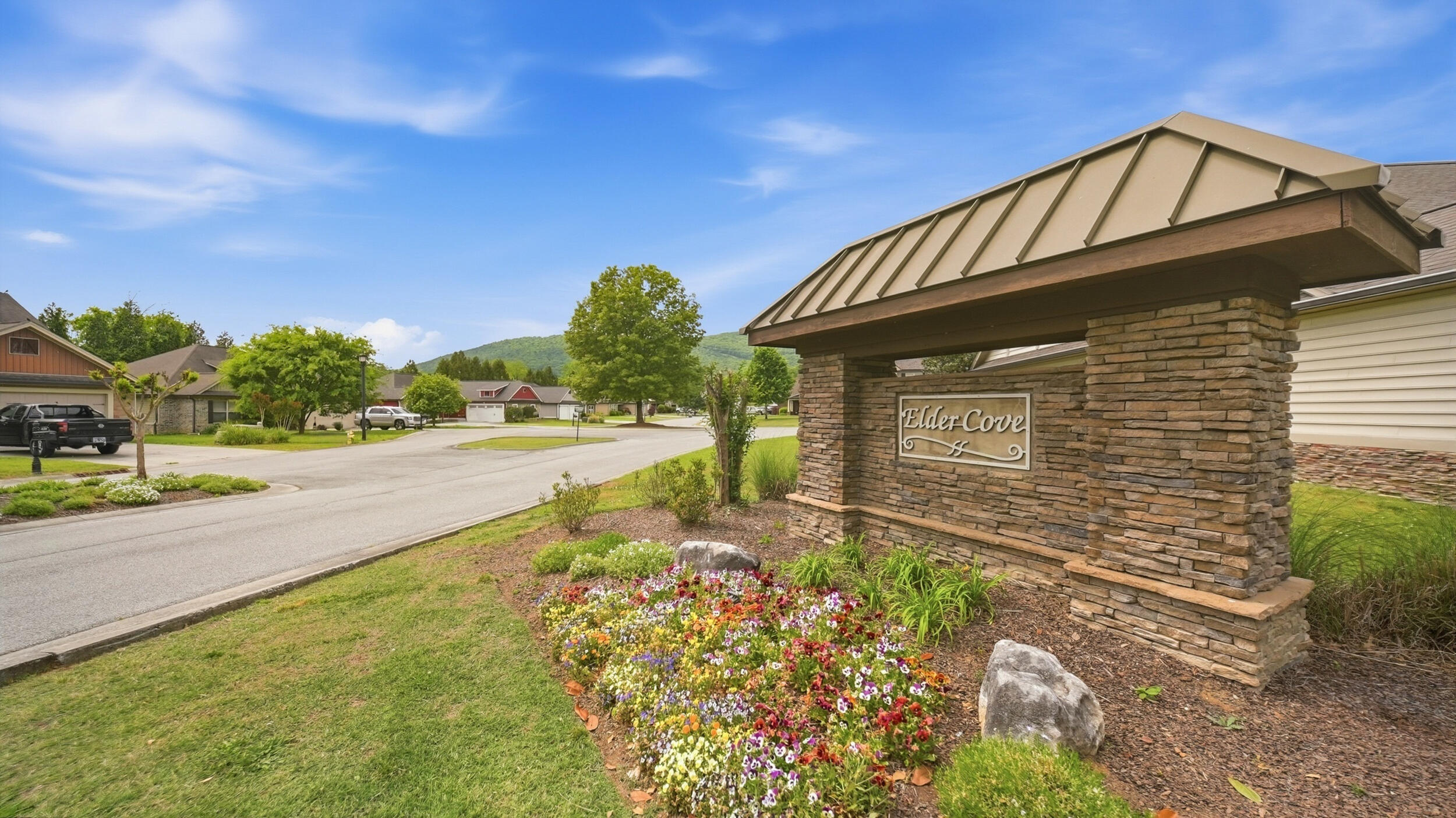 3726 Willow Lake Circle