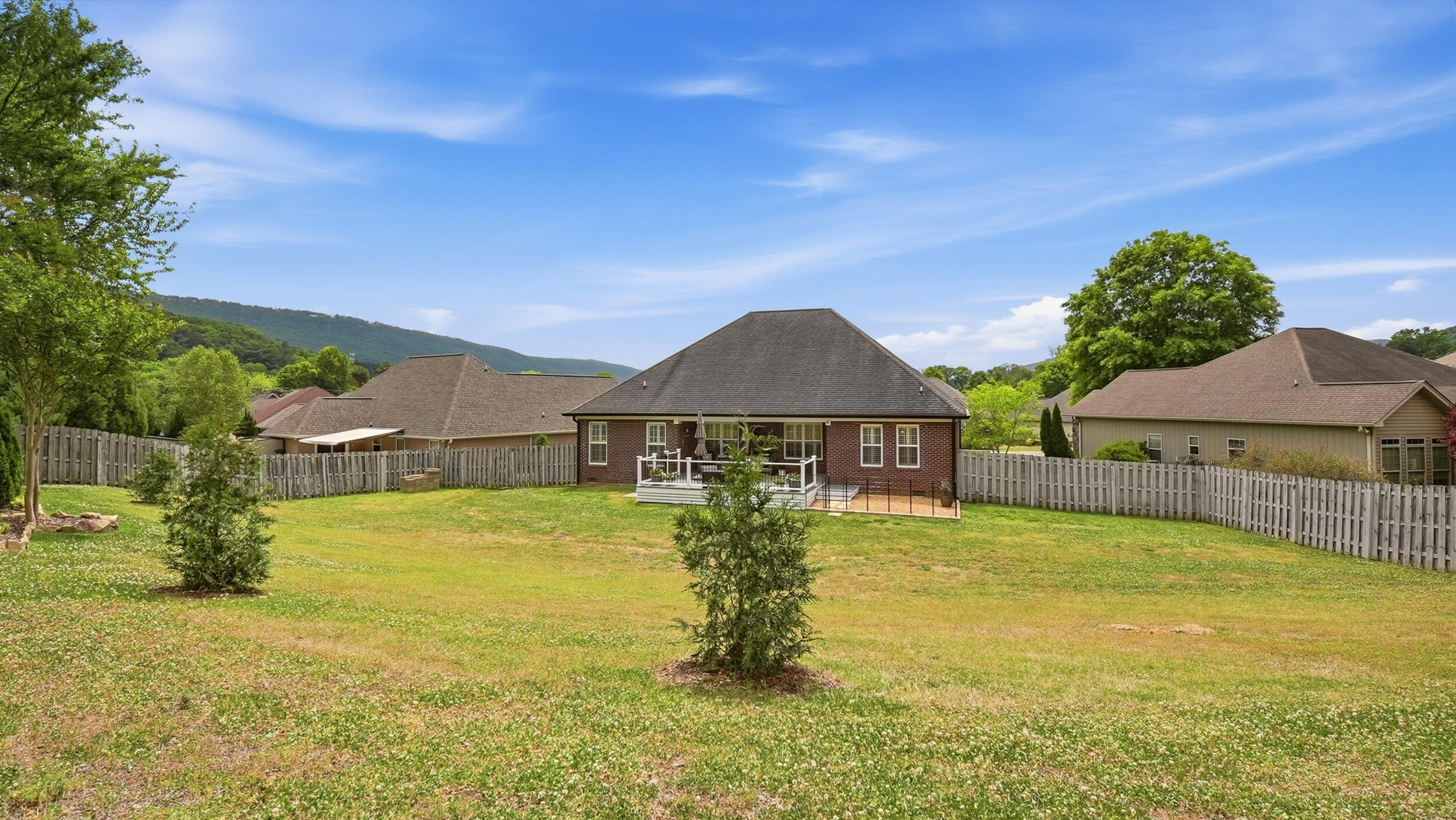 3726 Willow Lake Circle