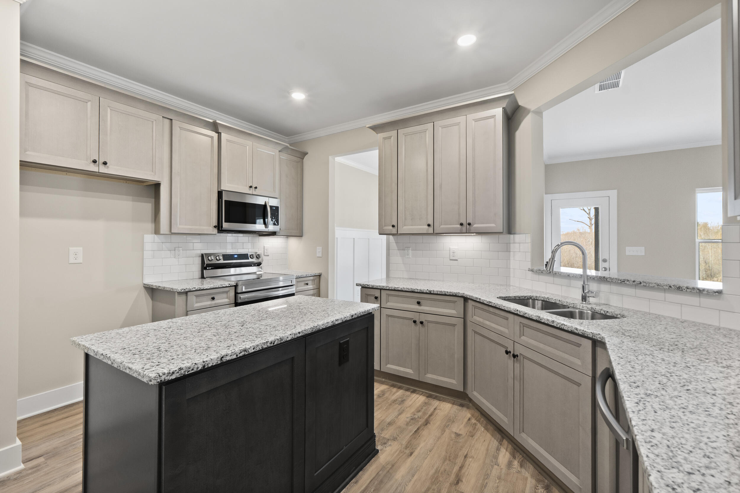 6501 Dharma Loop, 99