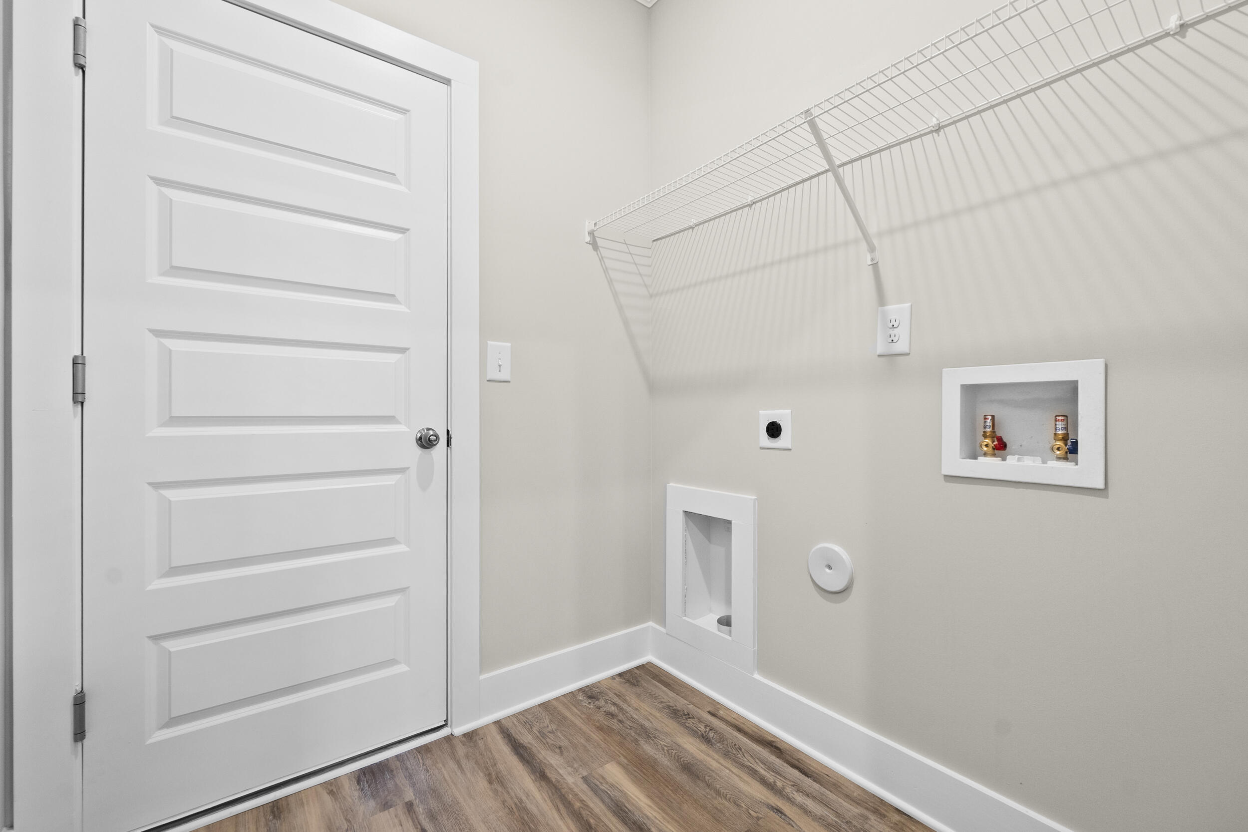 6501 Dharma Loop, 99