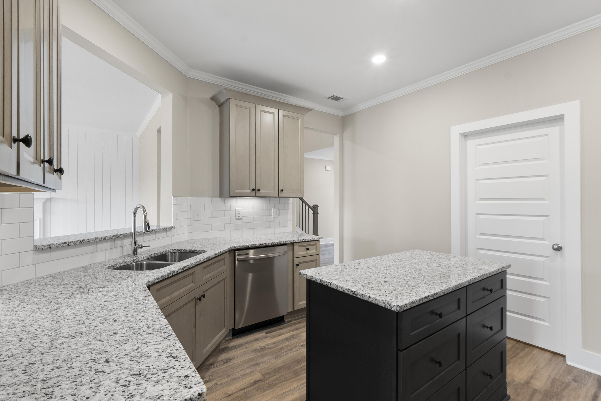 6501 Dharma Loop, 99