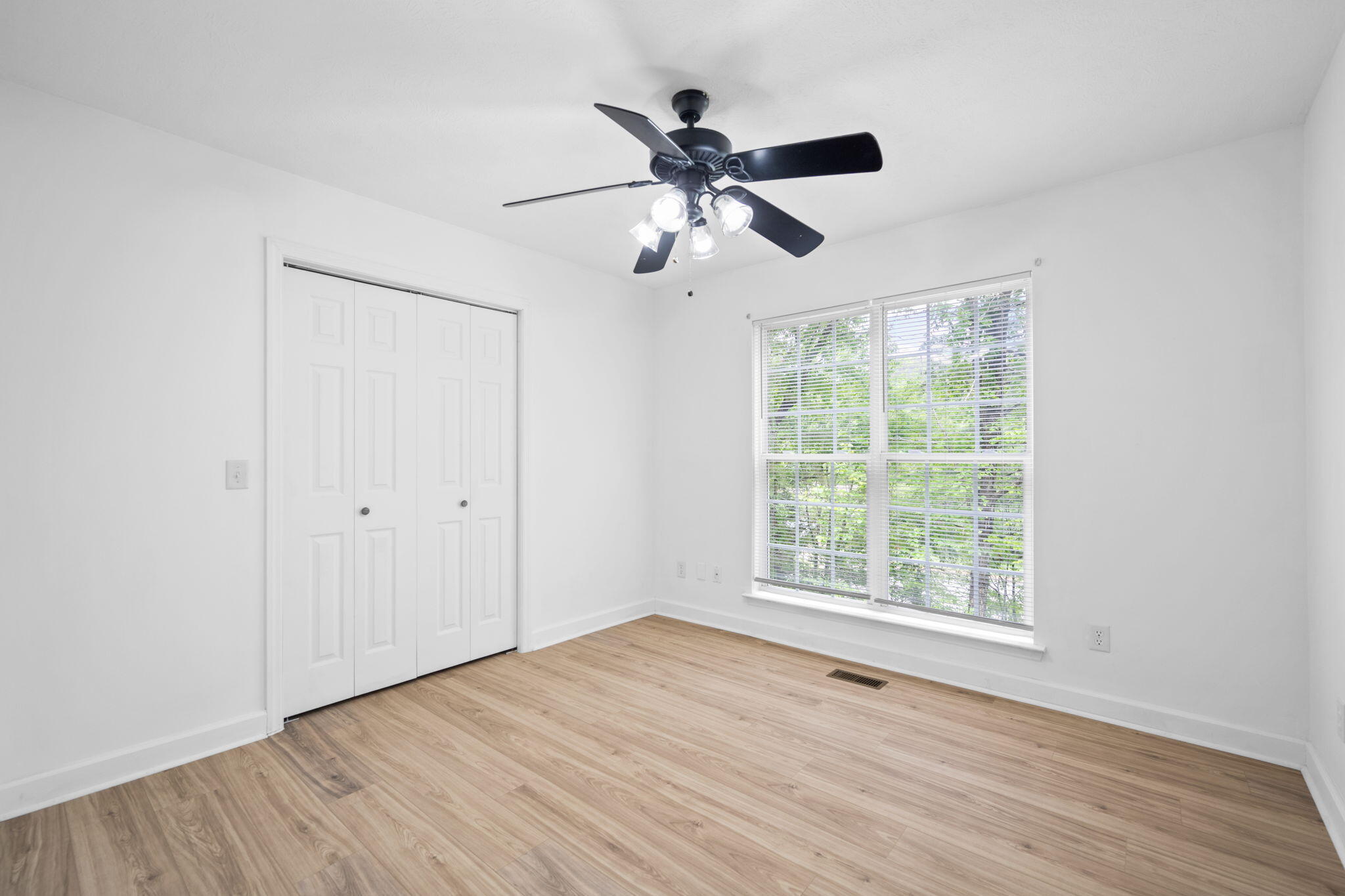 6904 Spinmaker Cove