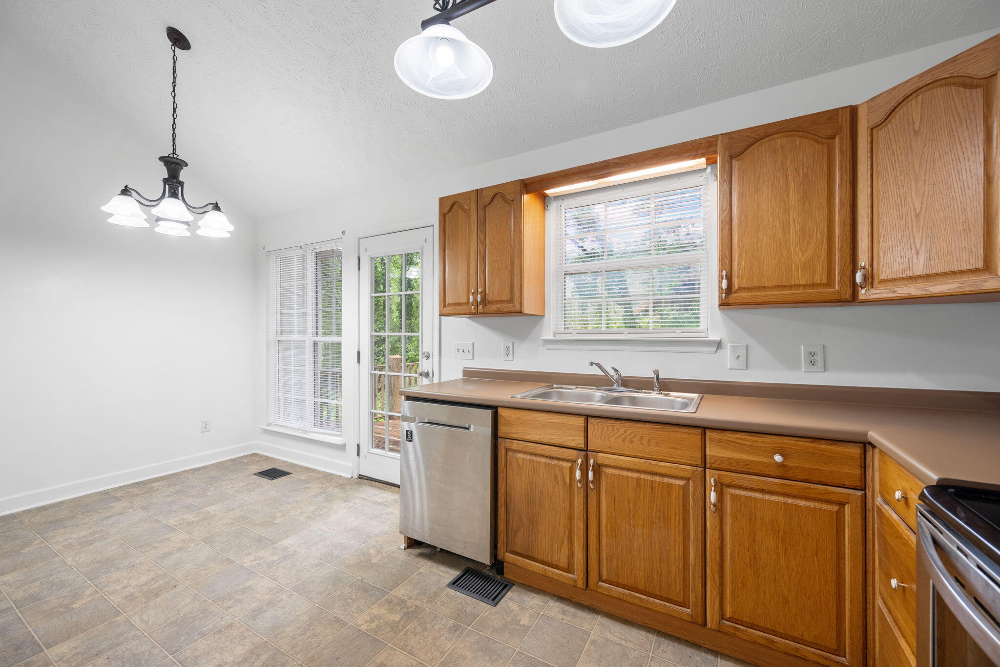 6904 Spinmaker Cove