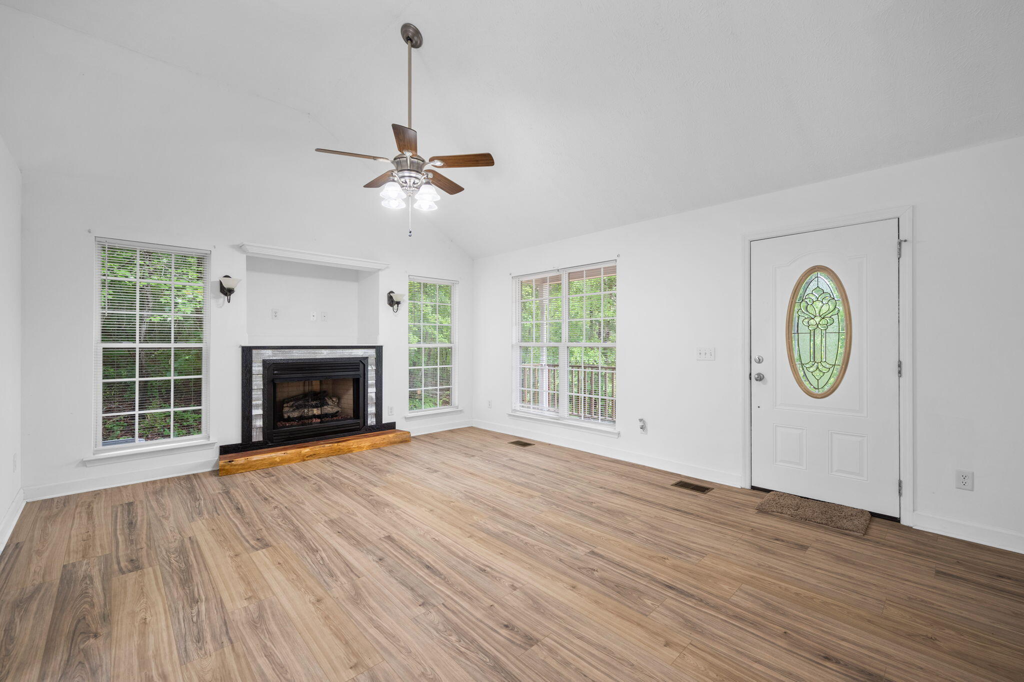 6904 Spinmaker Cove