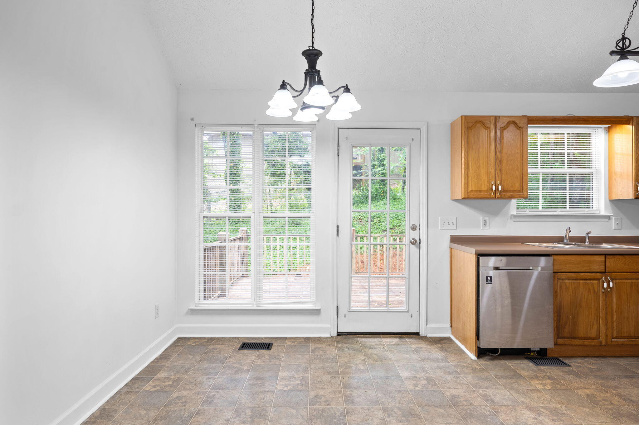 6904 Spinmaker Cove