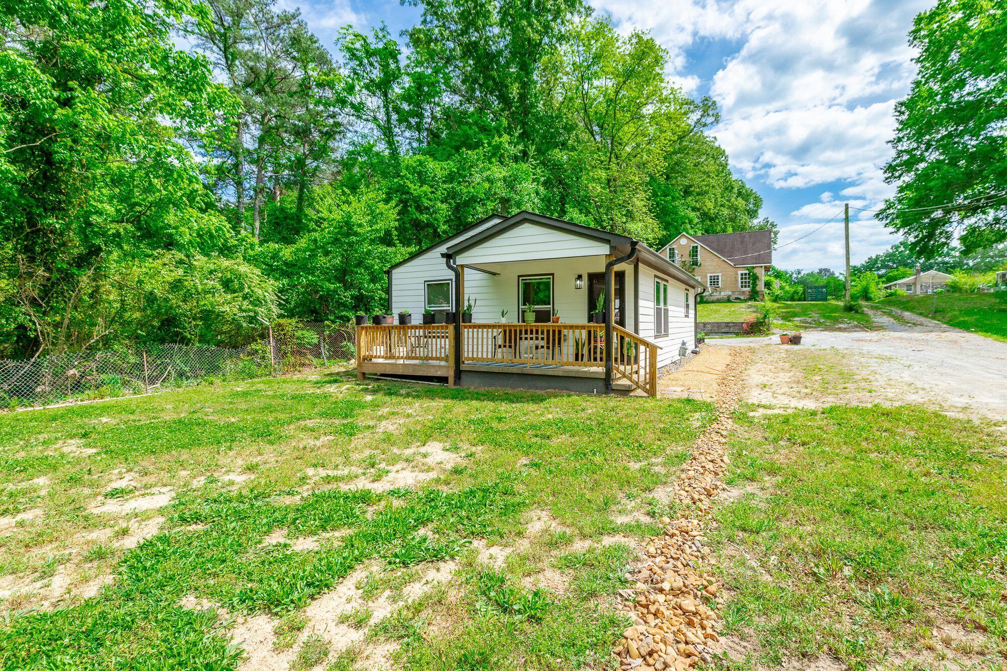 1366 Lakeview Drive