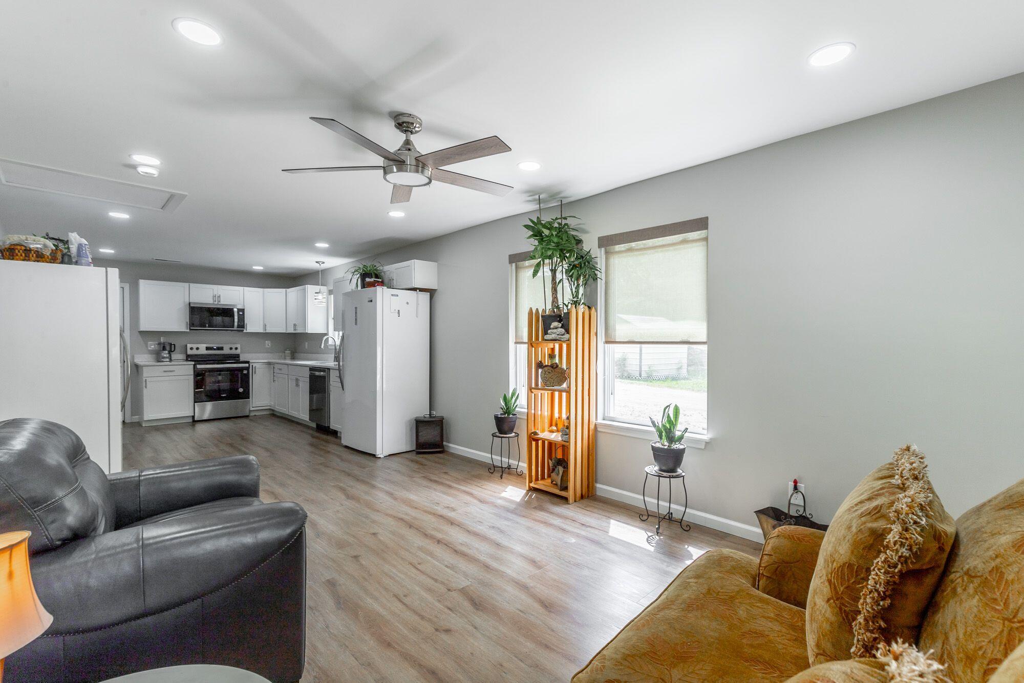 1366 Lakeview Drive