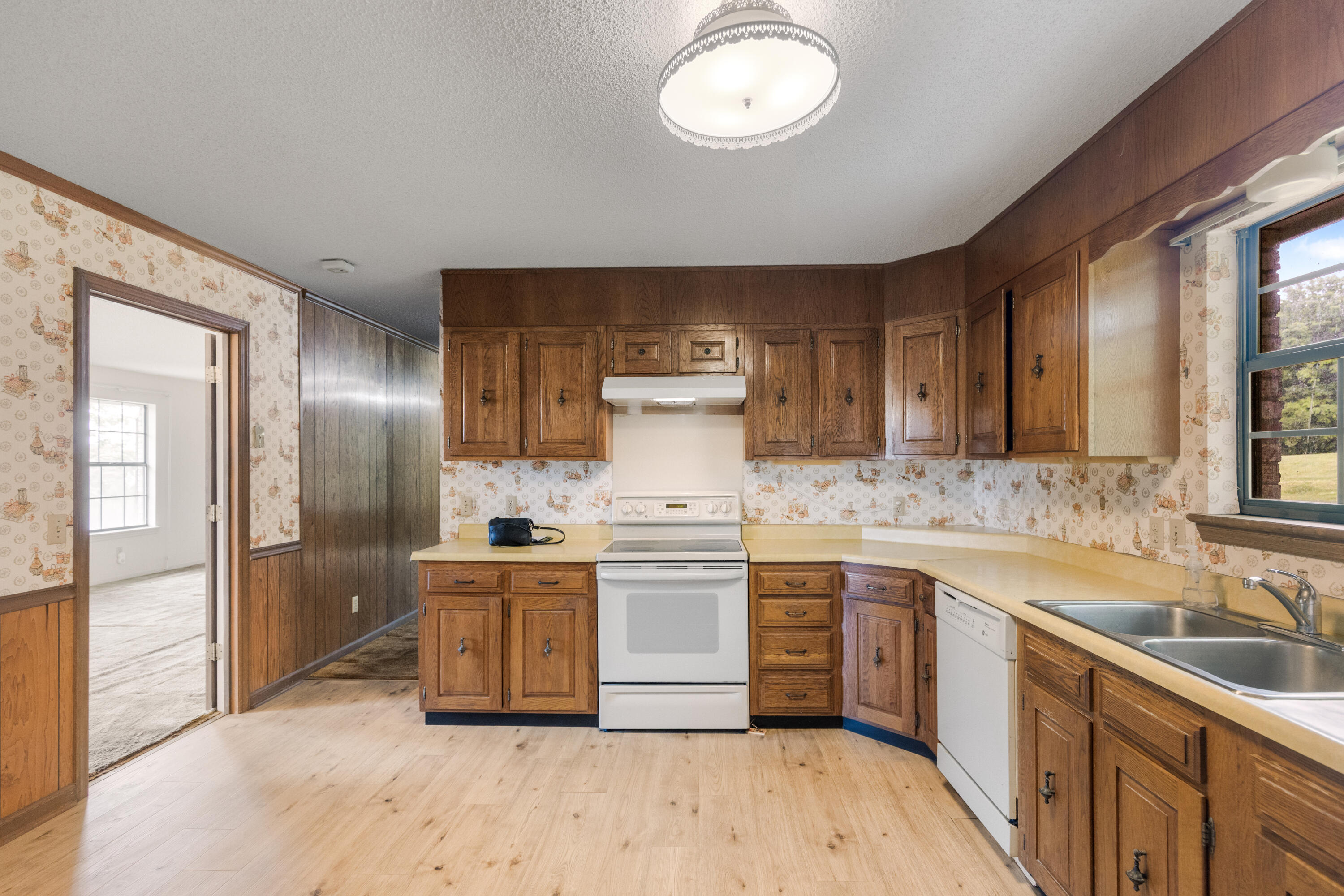 5901 Heathwood Drive