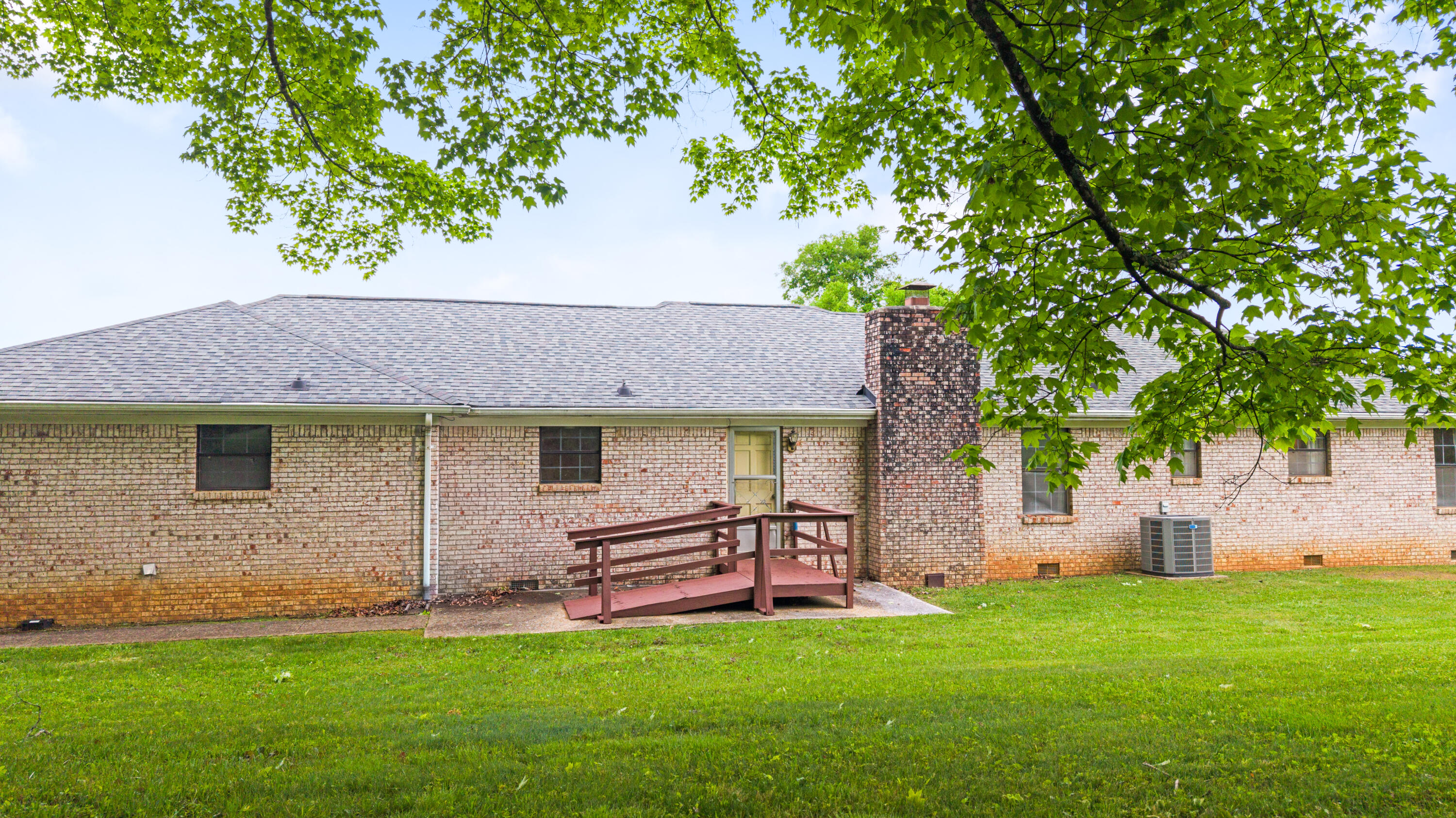 5901 Heathwood Drive