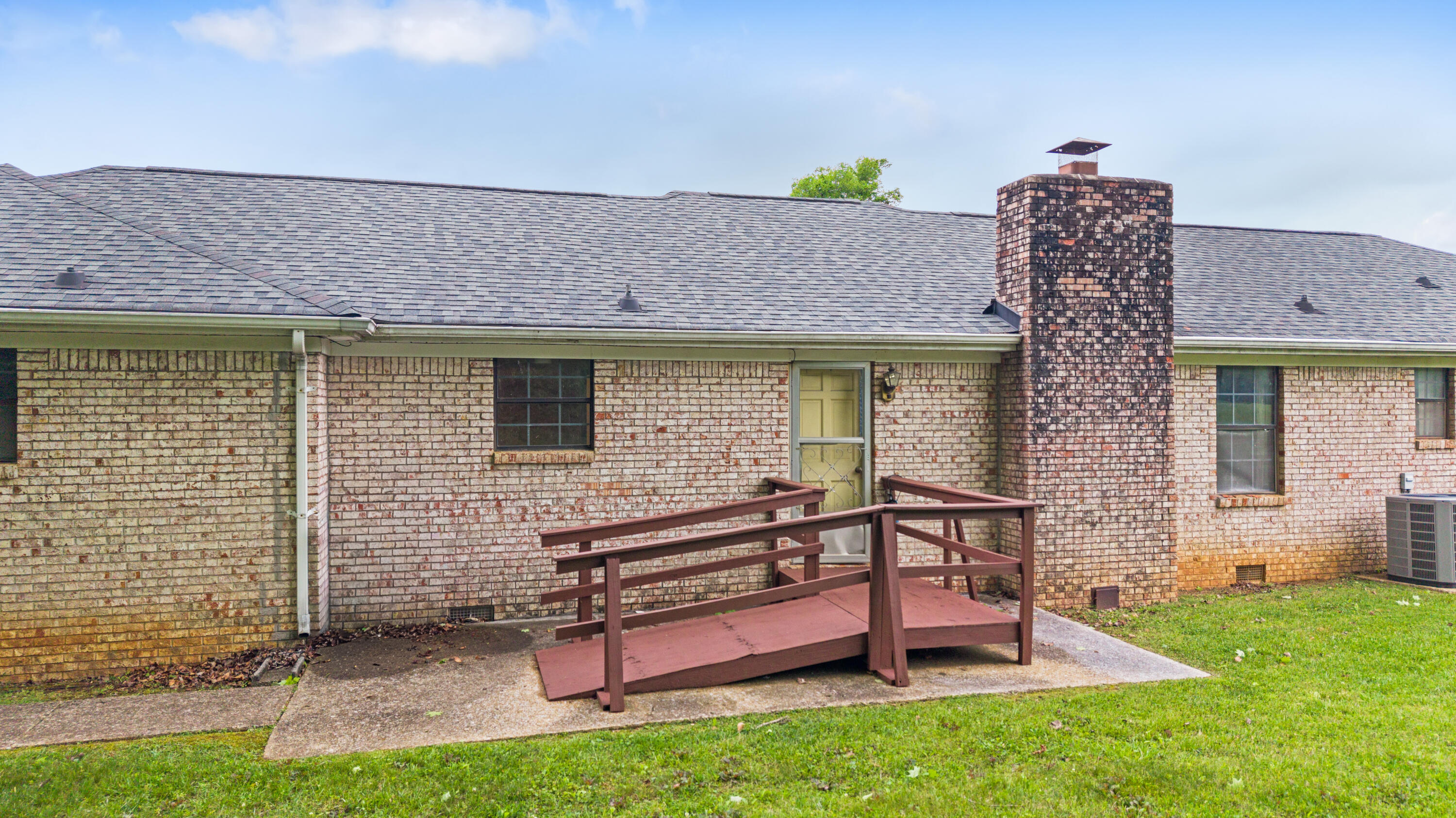 5901 Heathwood Drive