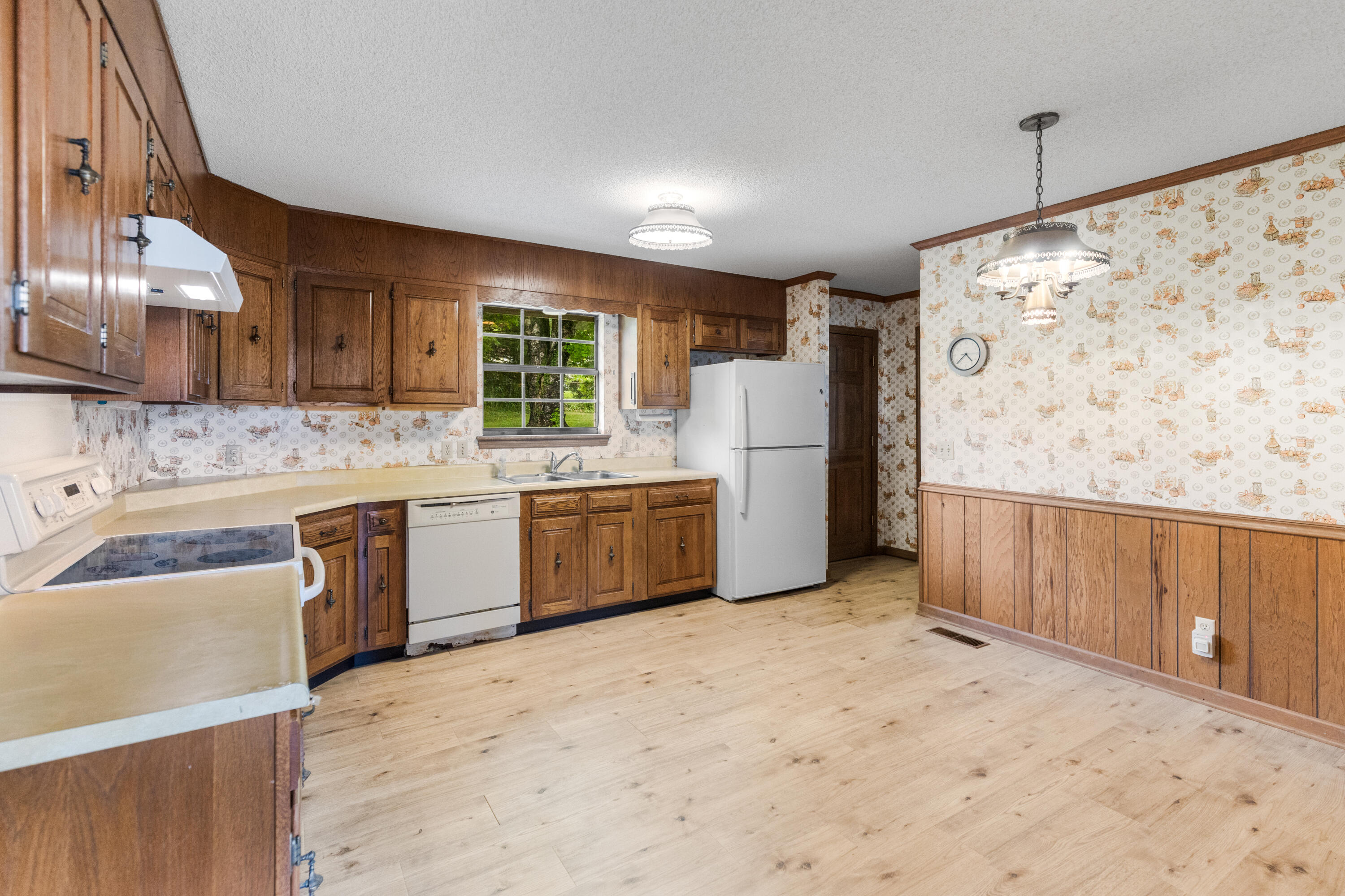 5901 Heathwood Drive