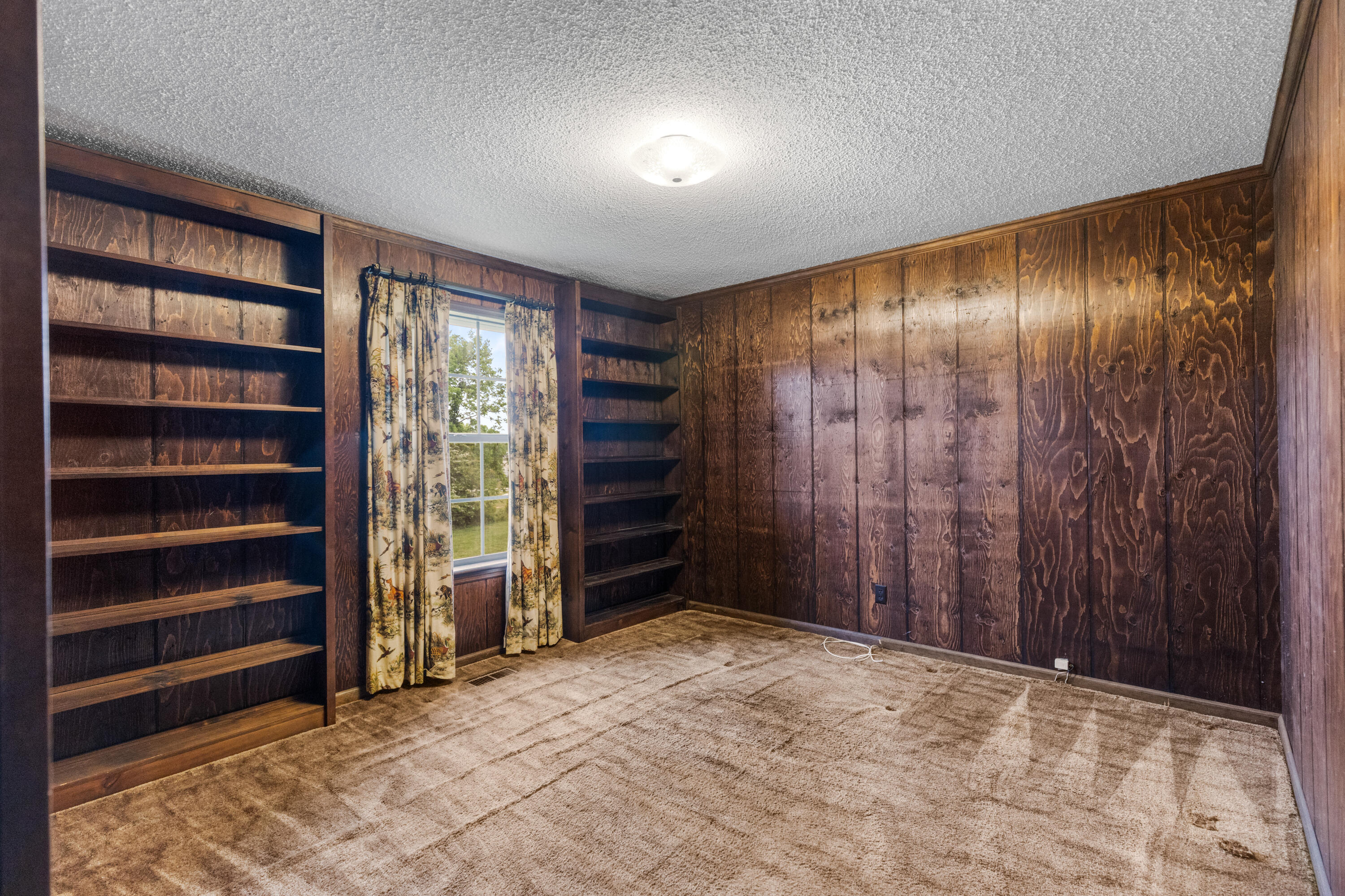 5901 Heathwood Drive