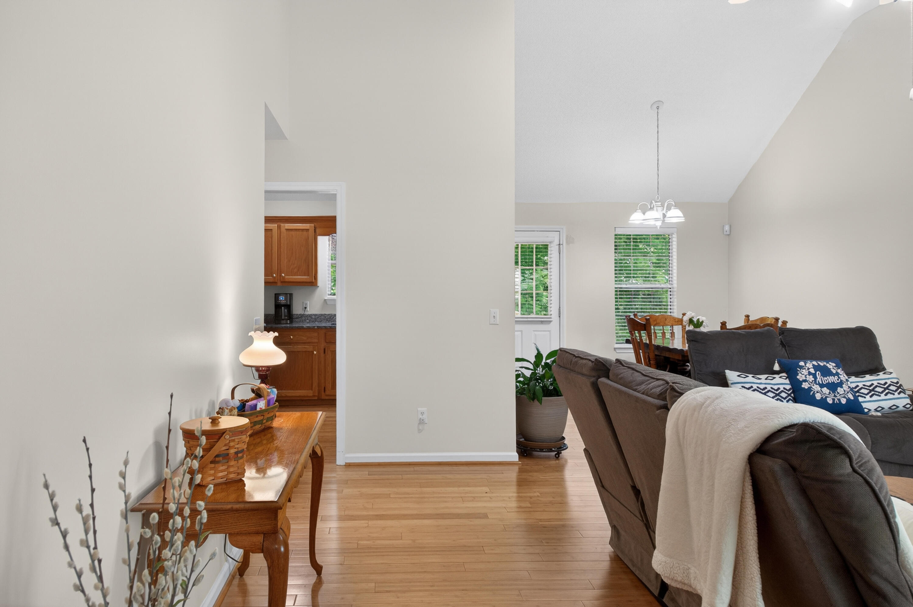 5696 Edgmon Road