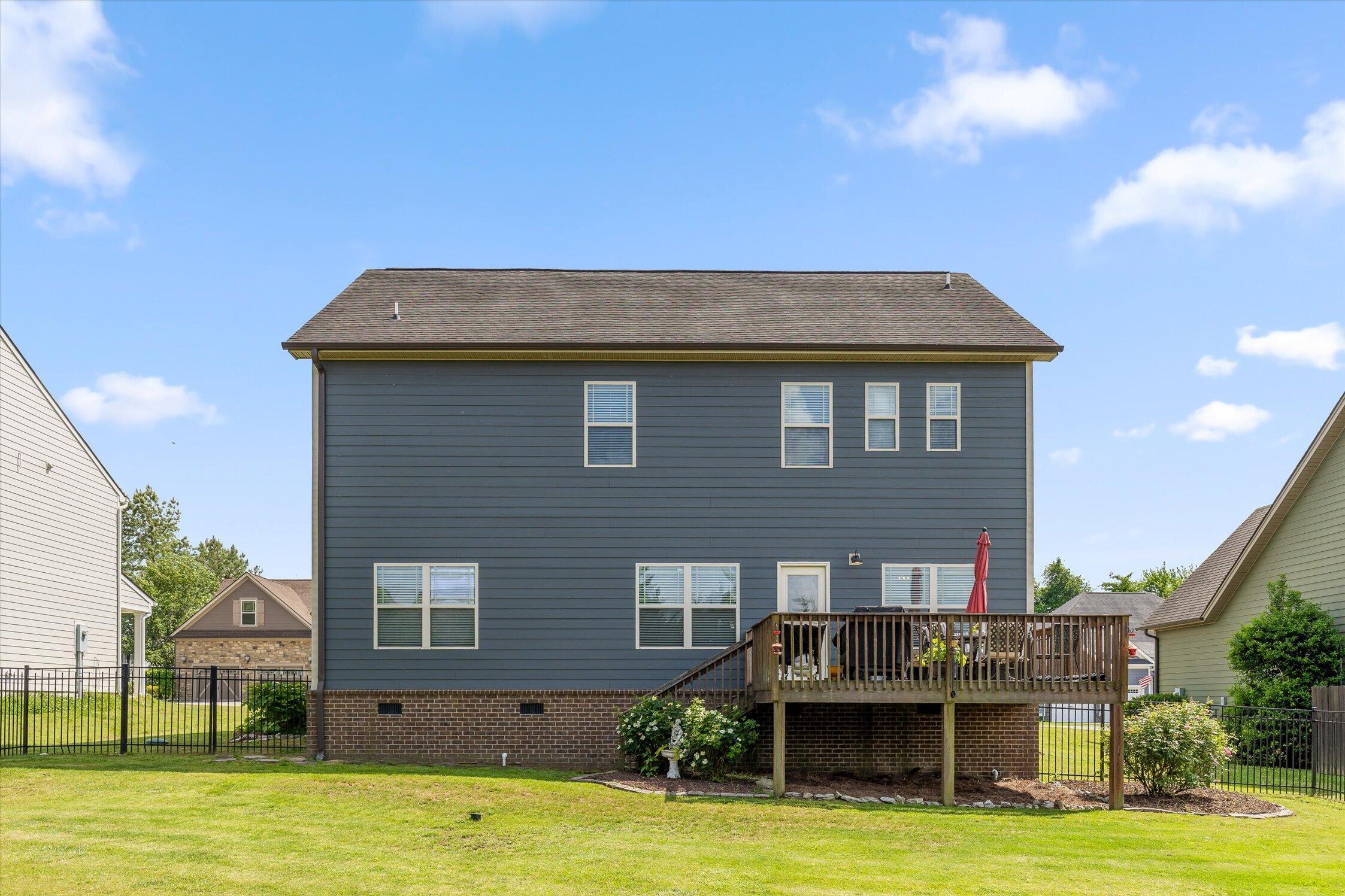 74 Shoreline Trace