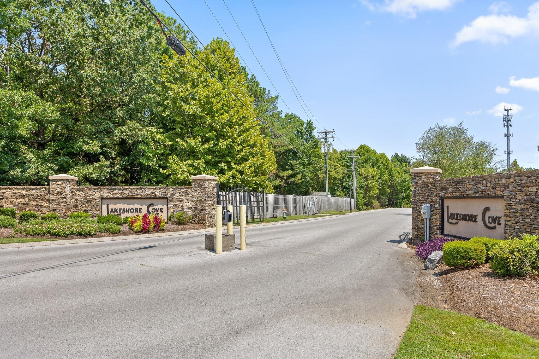 74 Shoreline Trace