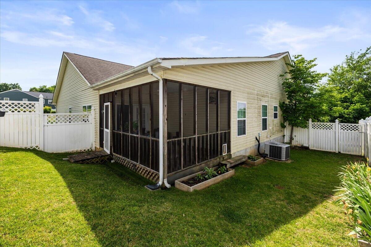 9619 Scarlet Oak Lane, 40