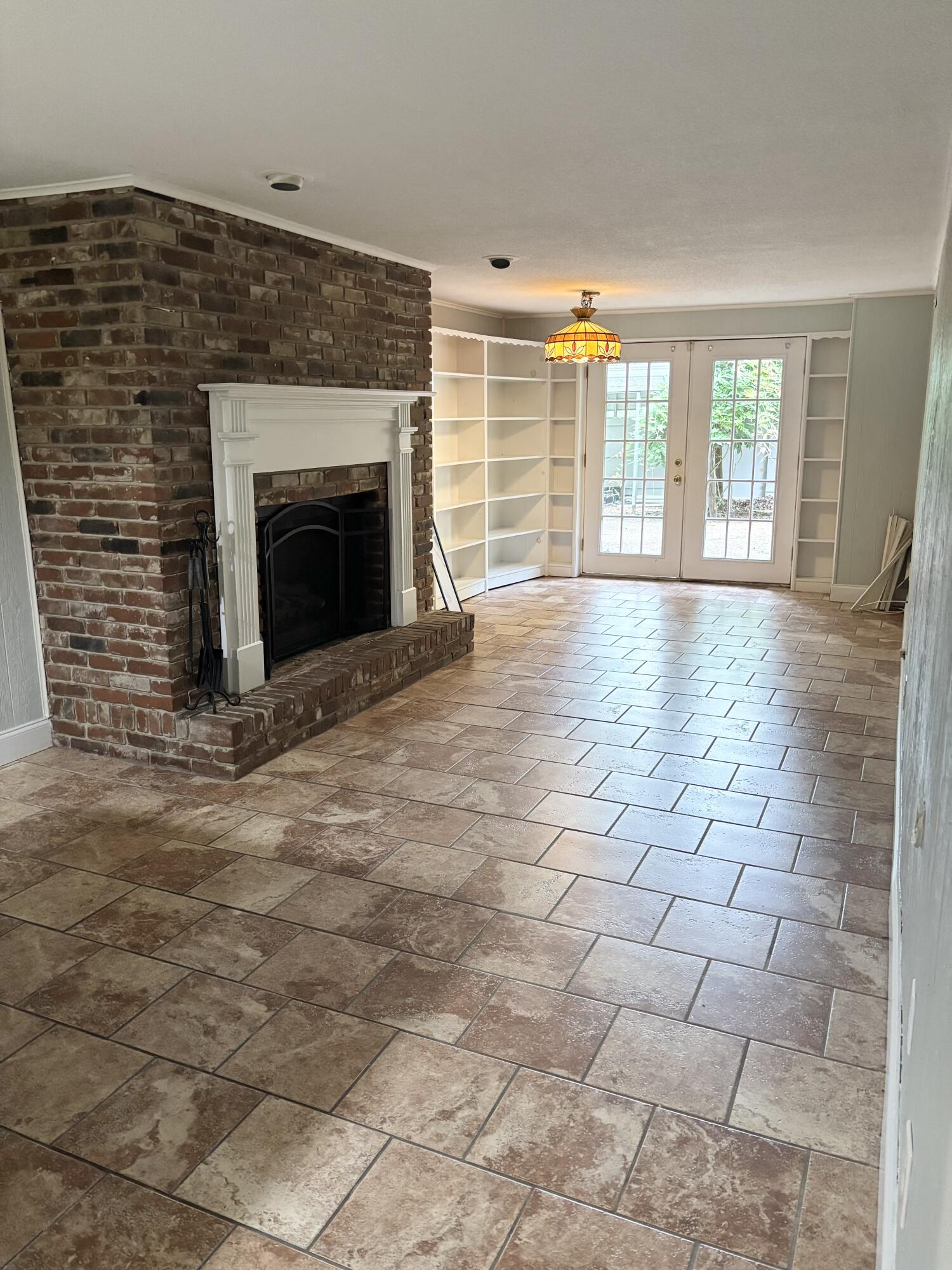 7342 Valley Lane