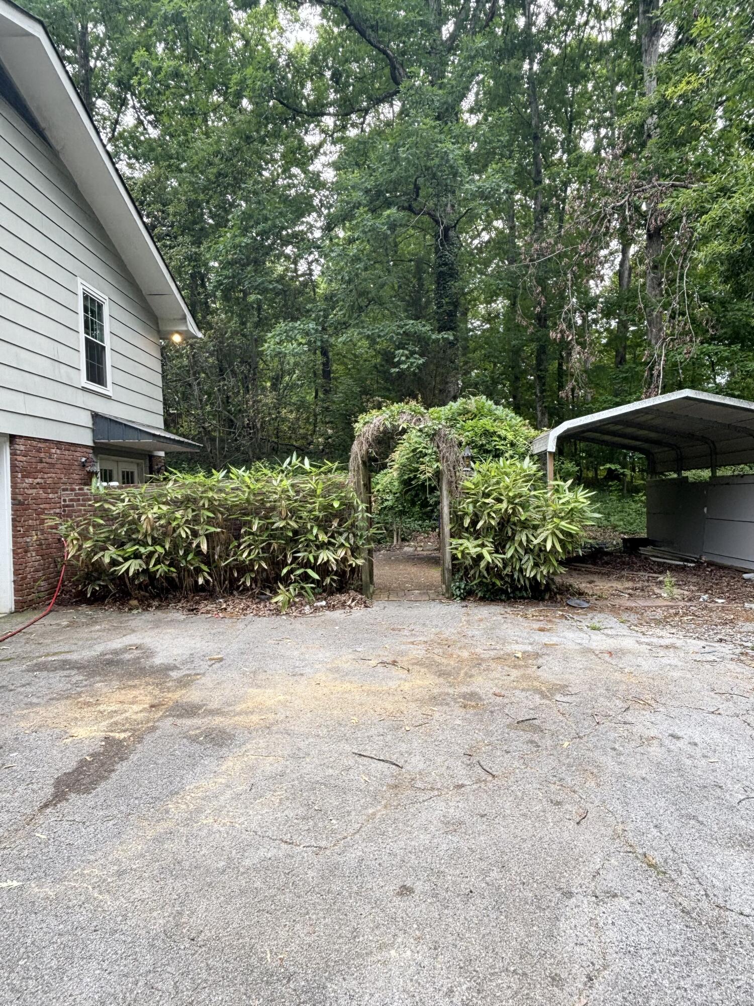 7342 Valley Lane