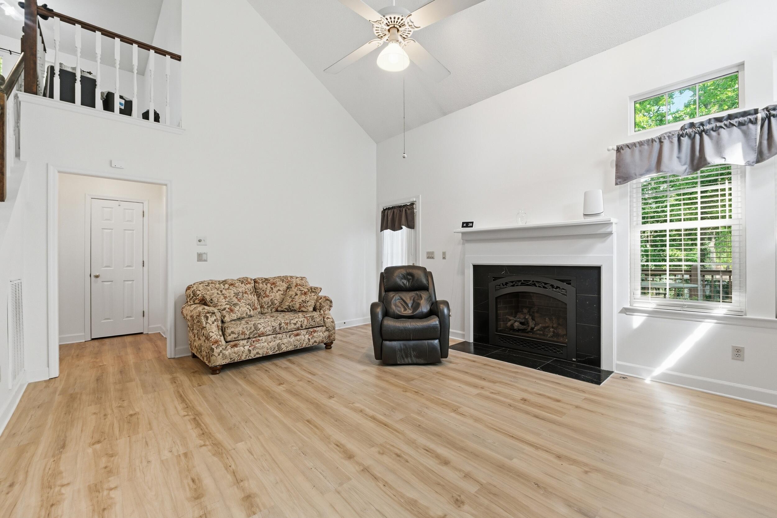 2418 Charleston Square