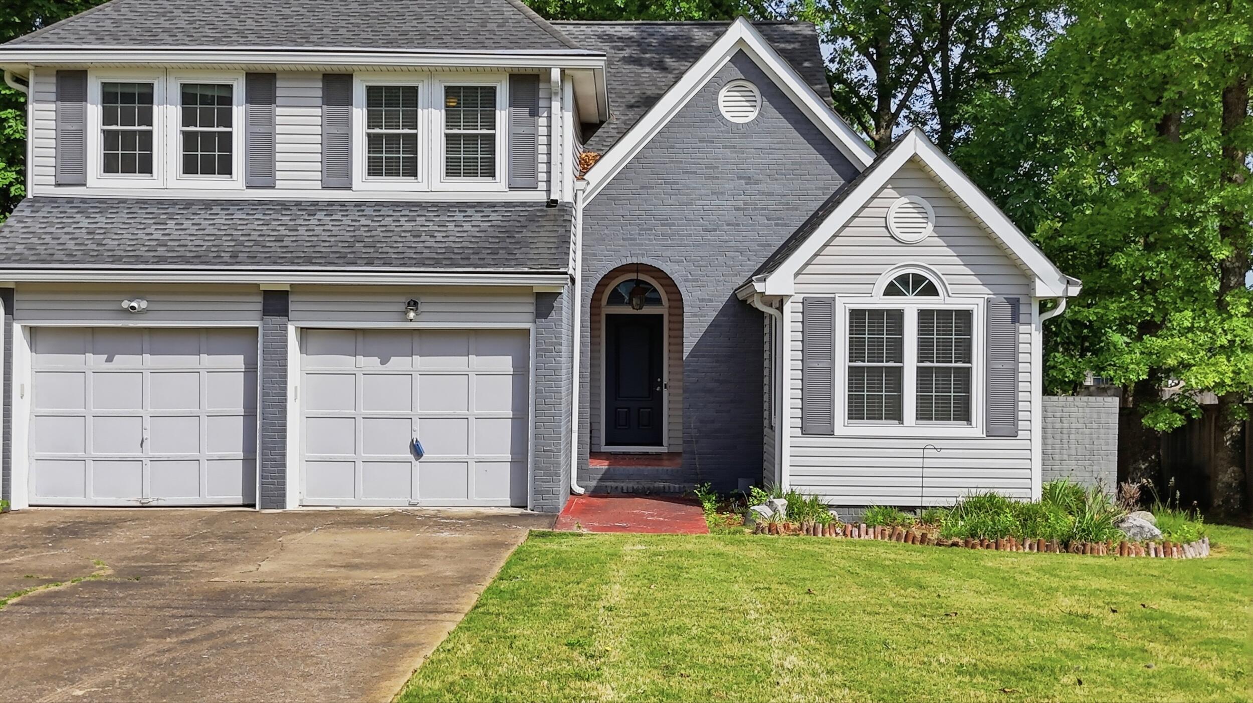 2418 Charleston Square