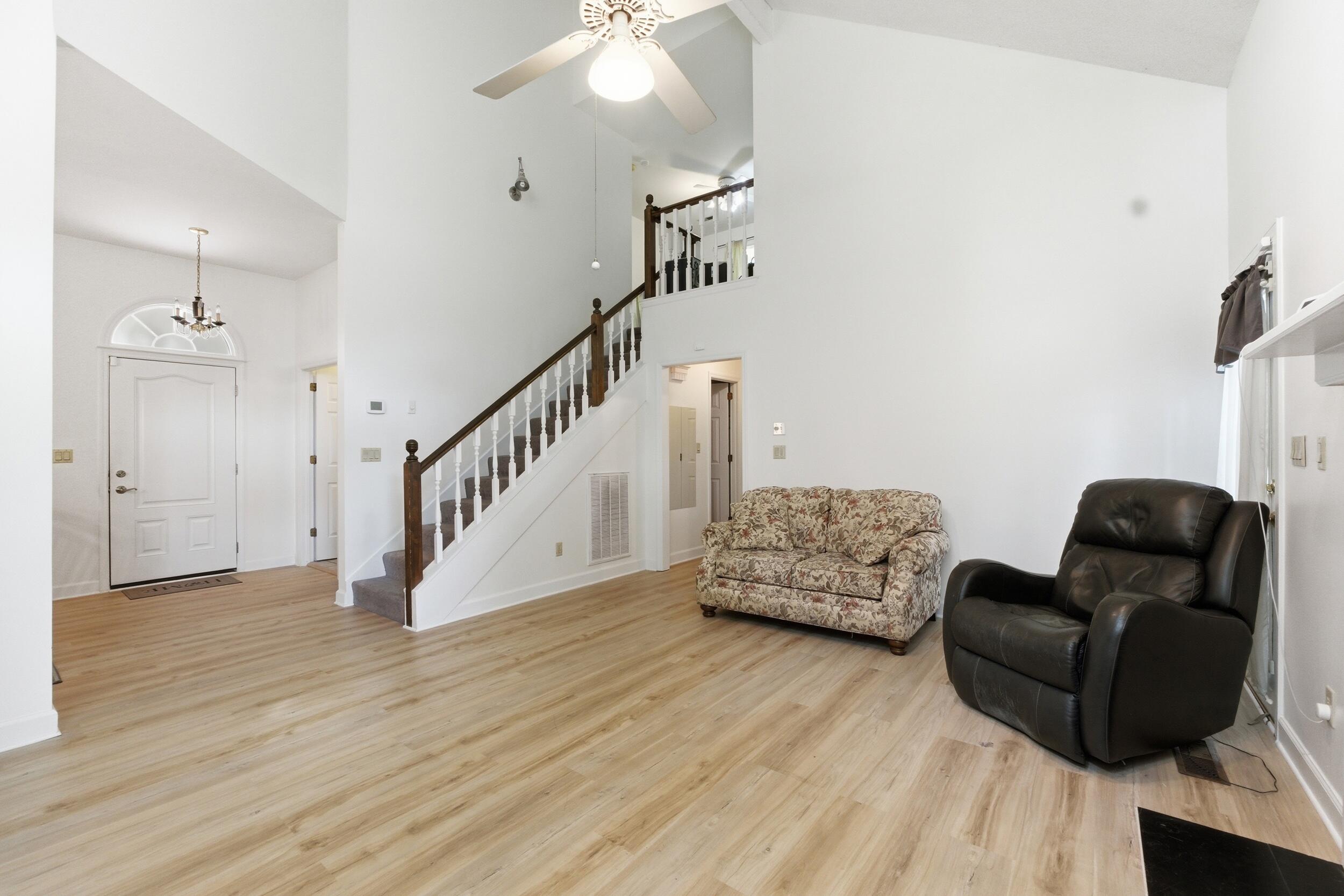 2418 Charleston Square