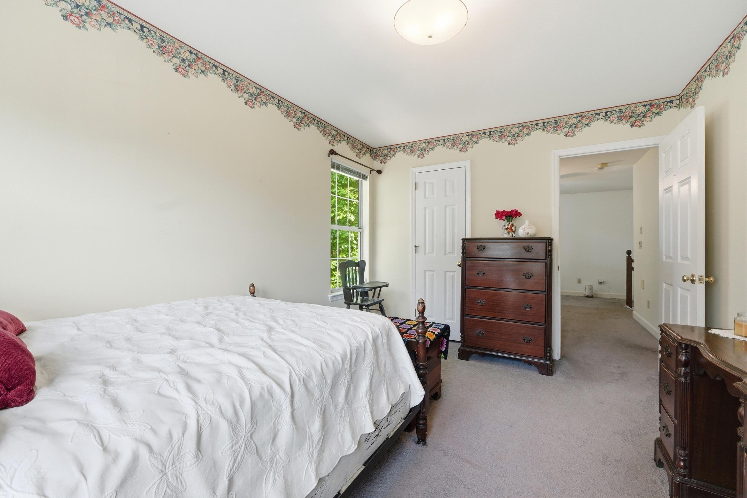 2418 Charleston Square