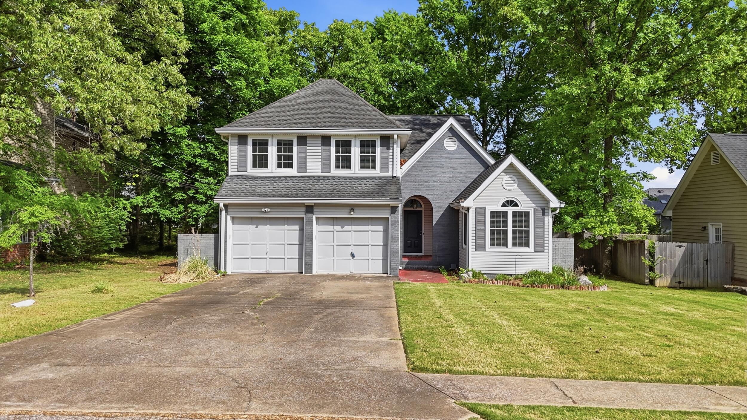 2418 Charleston Square
