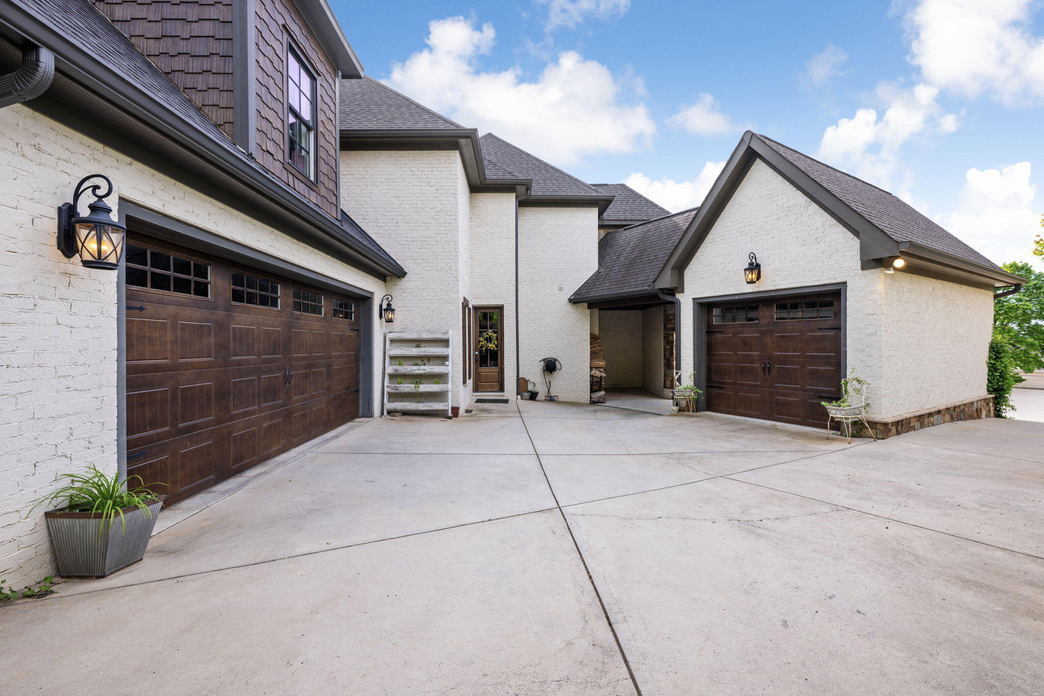 7890 Lexsaturno Lane