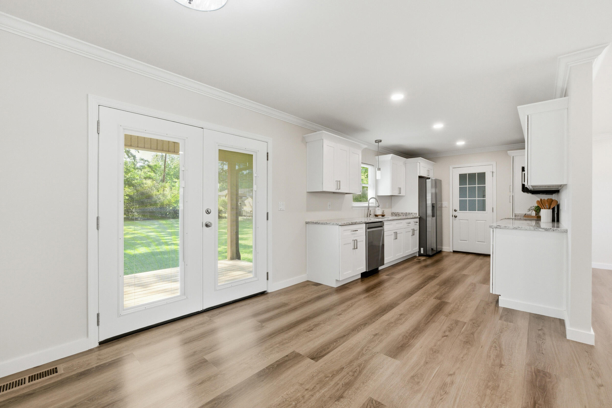 1233 Radmoor Drive