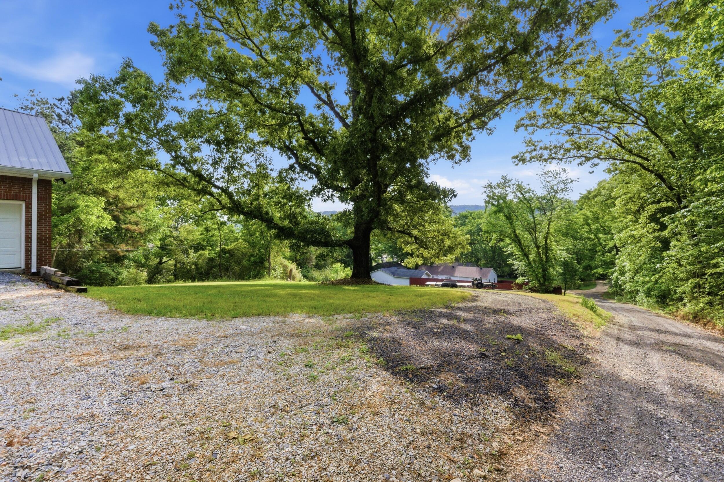 2404 Dove Lane
