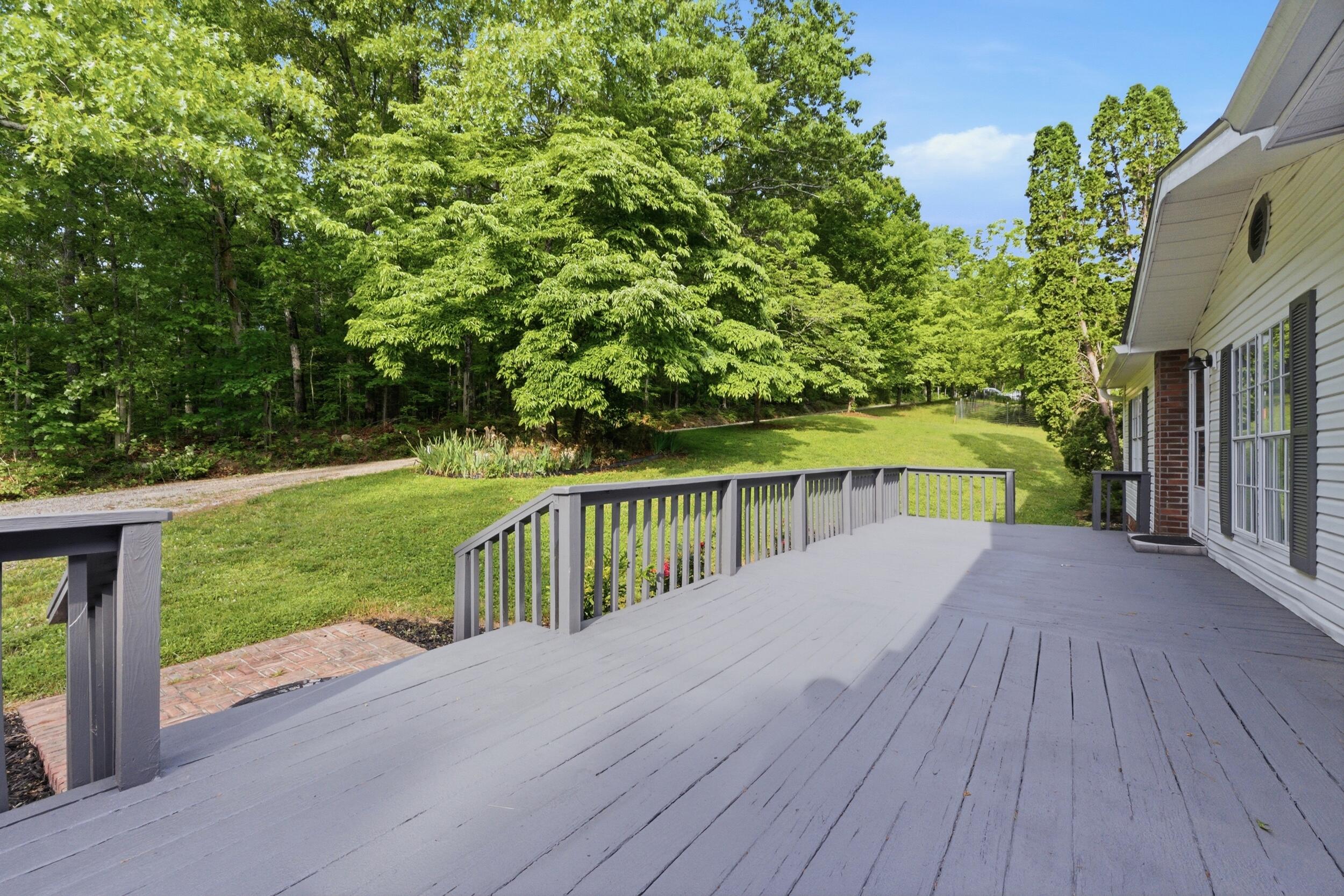 2404 Dove Lane