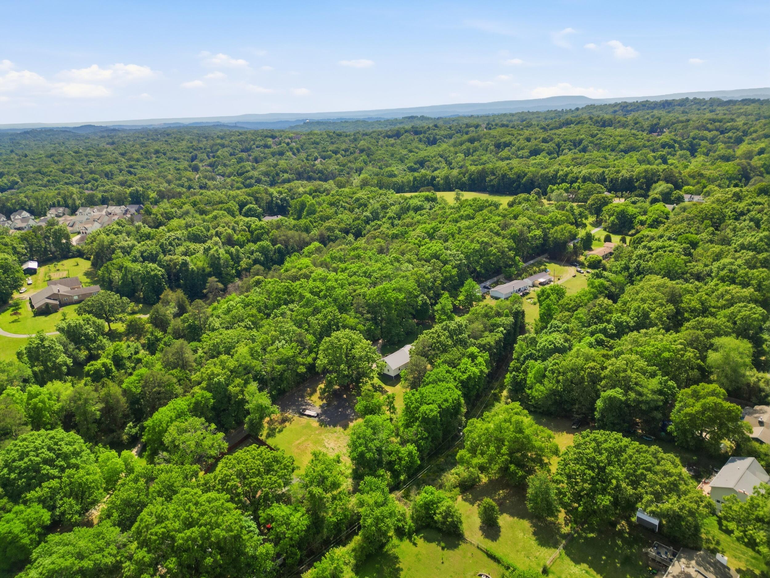 2404 Dove Lane