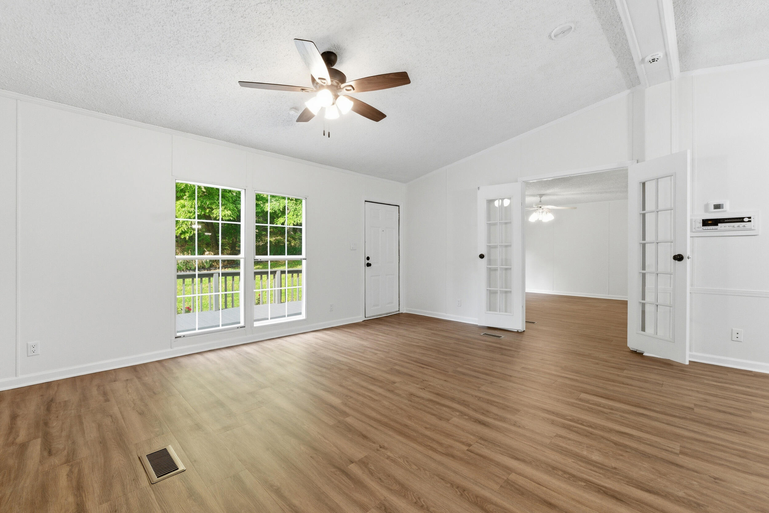 2404 Dove Lane
