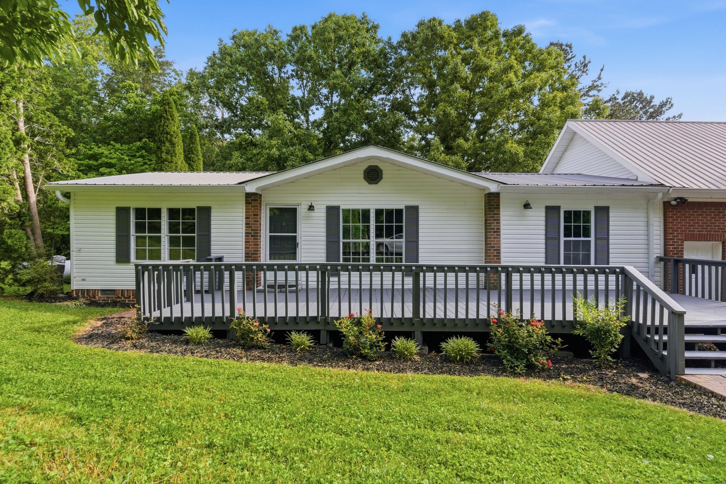 2404 Dove Lane
