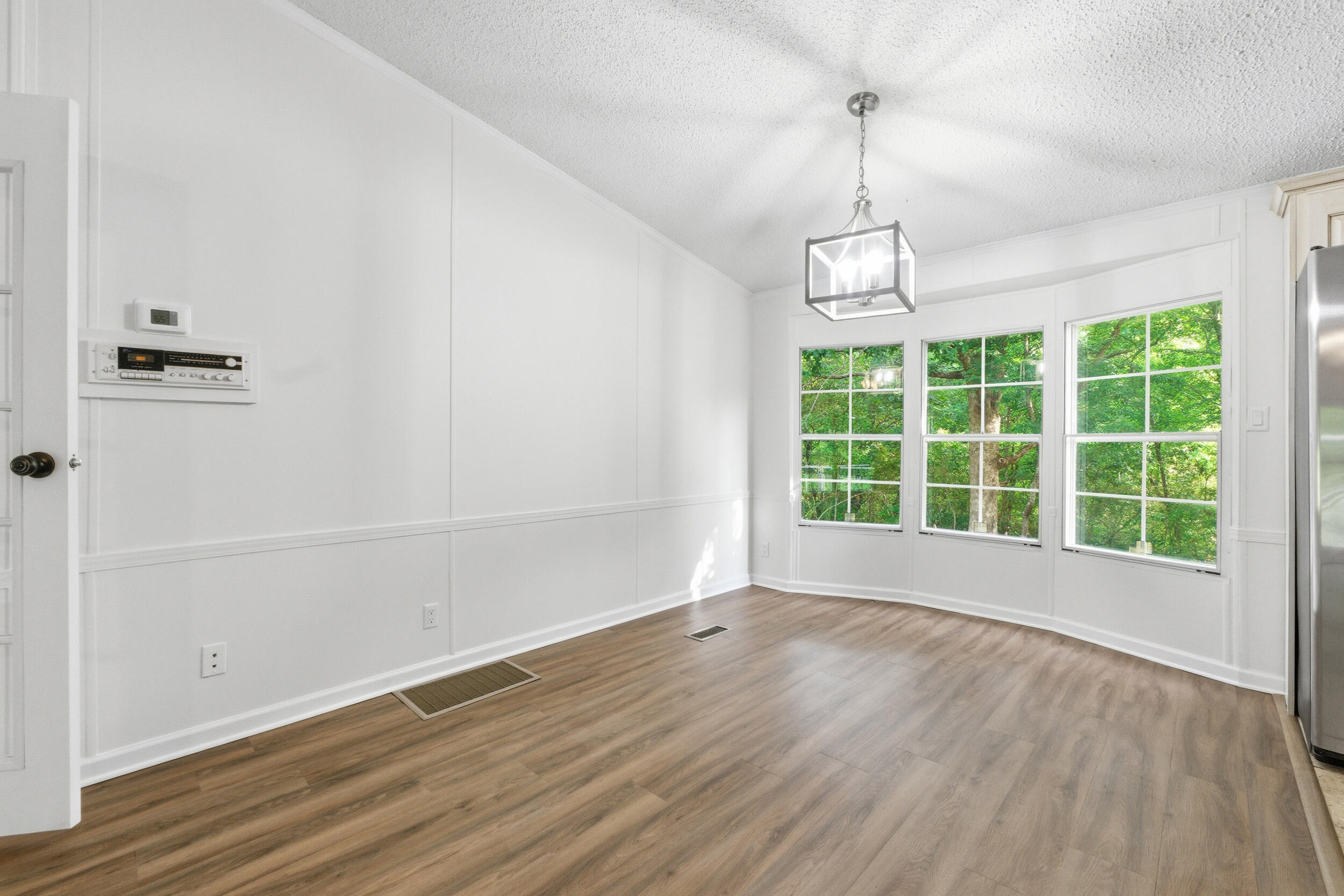 2404 Dove Lane